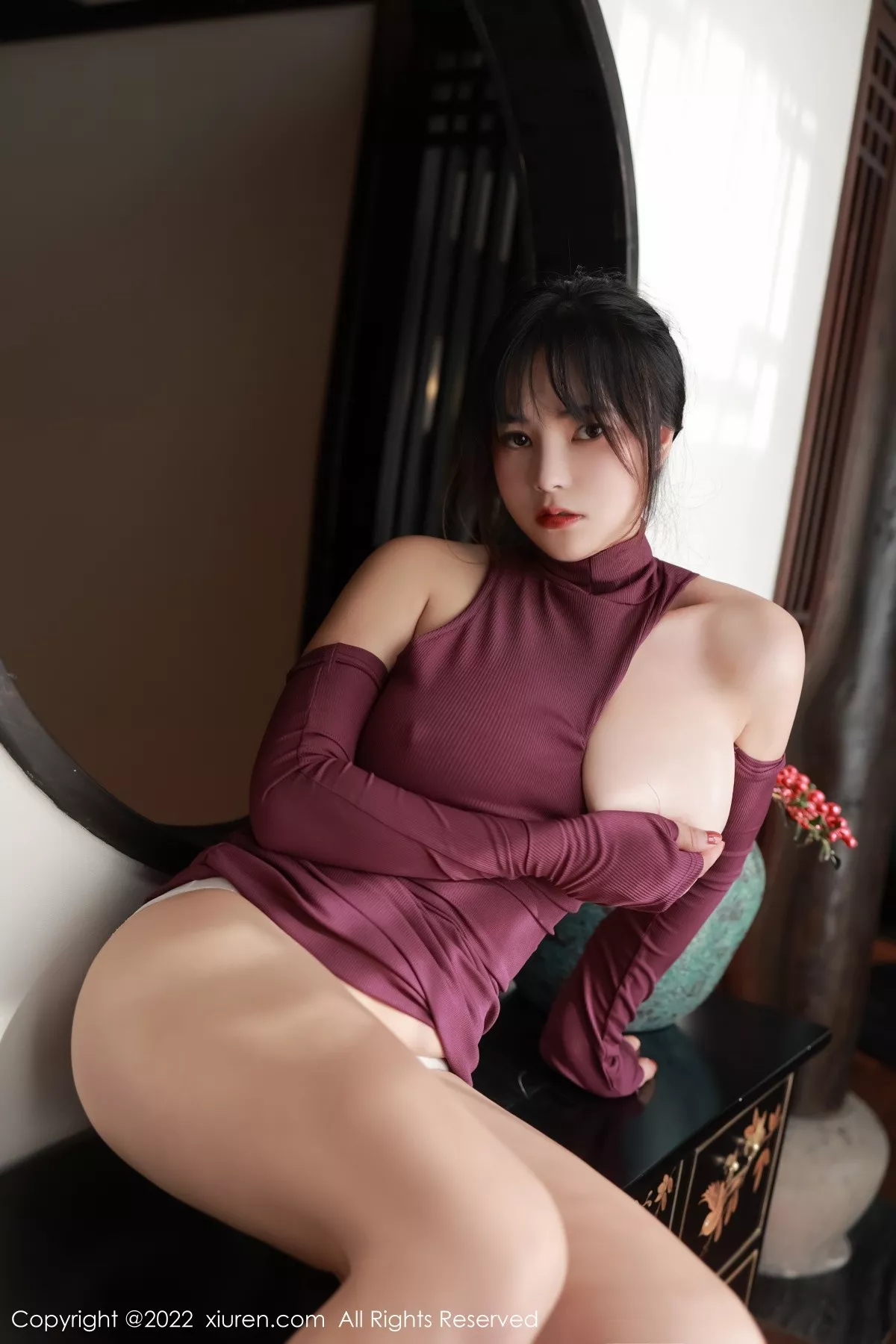 秀人集.com_[XiuRen秀人网]No.5302_模特奈沐子澳门旅拍室内场景紫红色连衣裙秀曼妙身材诱惑写真46P