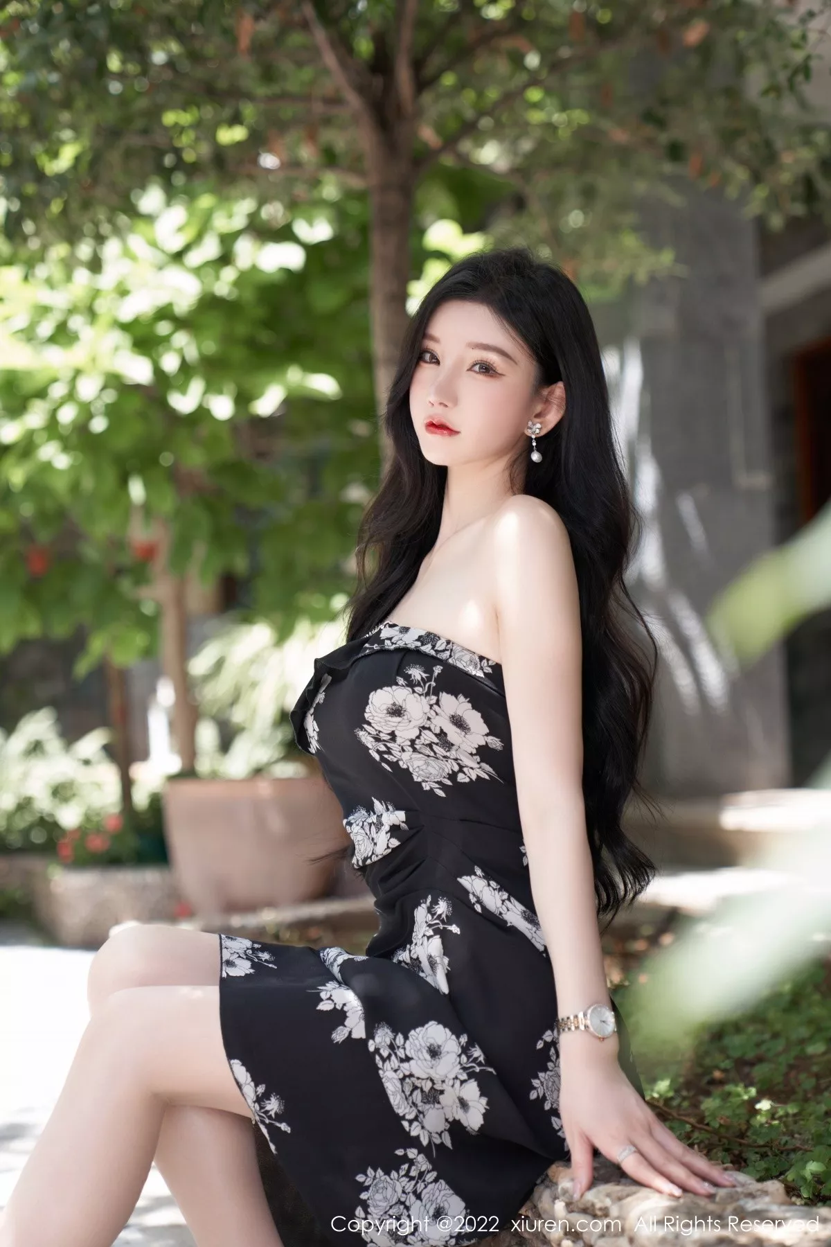 秀人集.com_[XiuRen秀人网]No.5307_女神周于希Sally心愿旅拍黑色露肩连衣长裙秀完美身材诱惑写真90P