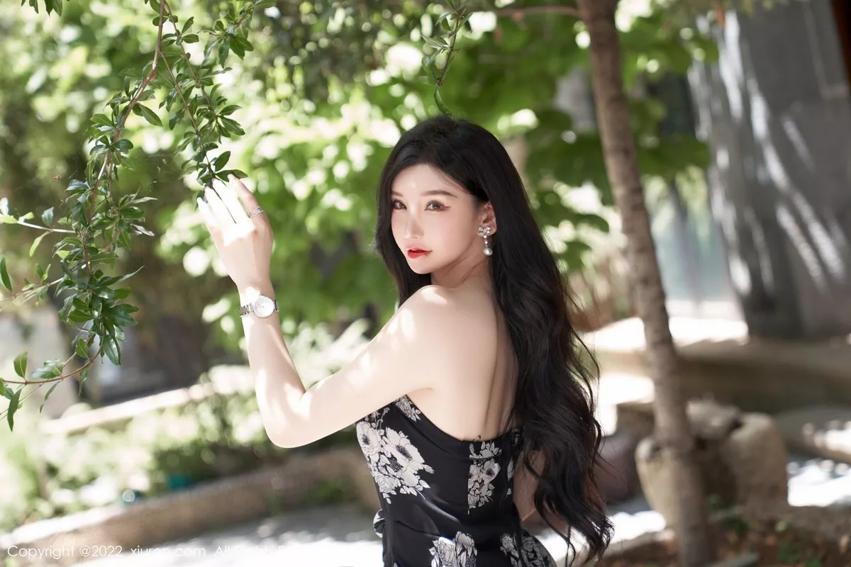 秀人集.com_[XiuRen秀人网]No.5307_女神周于希Sally心愿旅拍黑色露肩连衣长裙秀完美身材诱惑写真90P