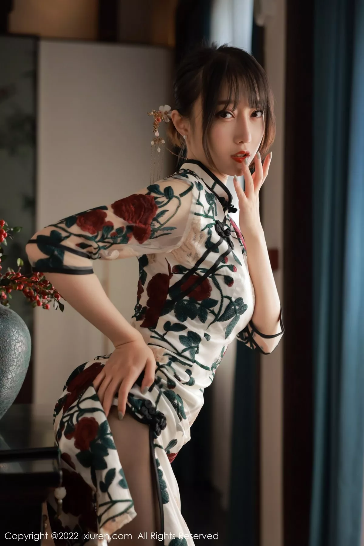 秀人集.com_[XiuRen秀人网]No.5199_模特玥儿玥er澳门旅拍半脱露黑色轻透内衣配超薄黑丝诱惑写真77P
