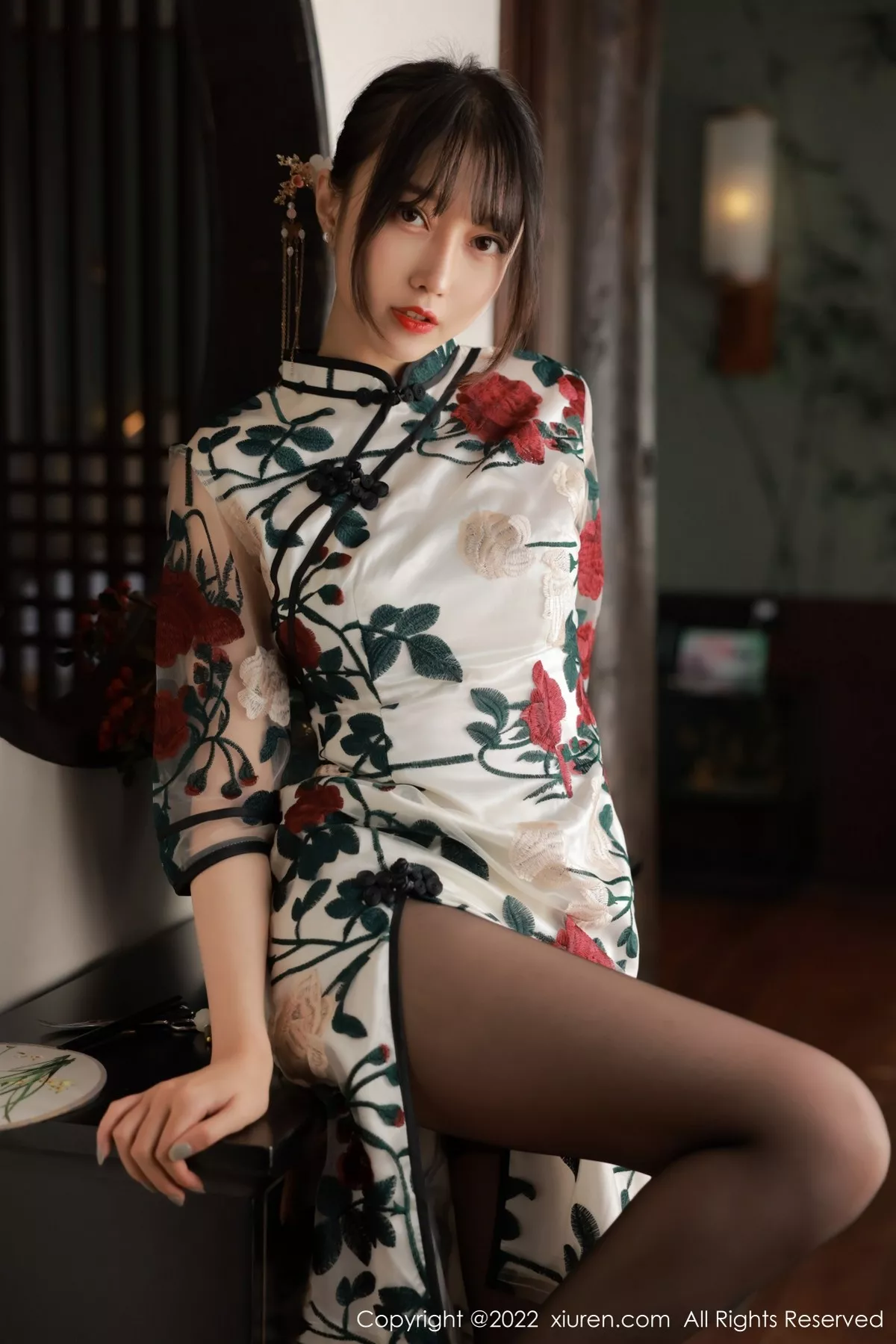 秀人集.com_[XiuRen秀人网]No.5199_模特玥儿玥er澳门旅拍半脱露黑色轻透内衣配超薄黑丝诱惑写真77P