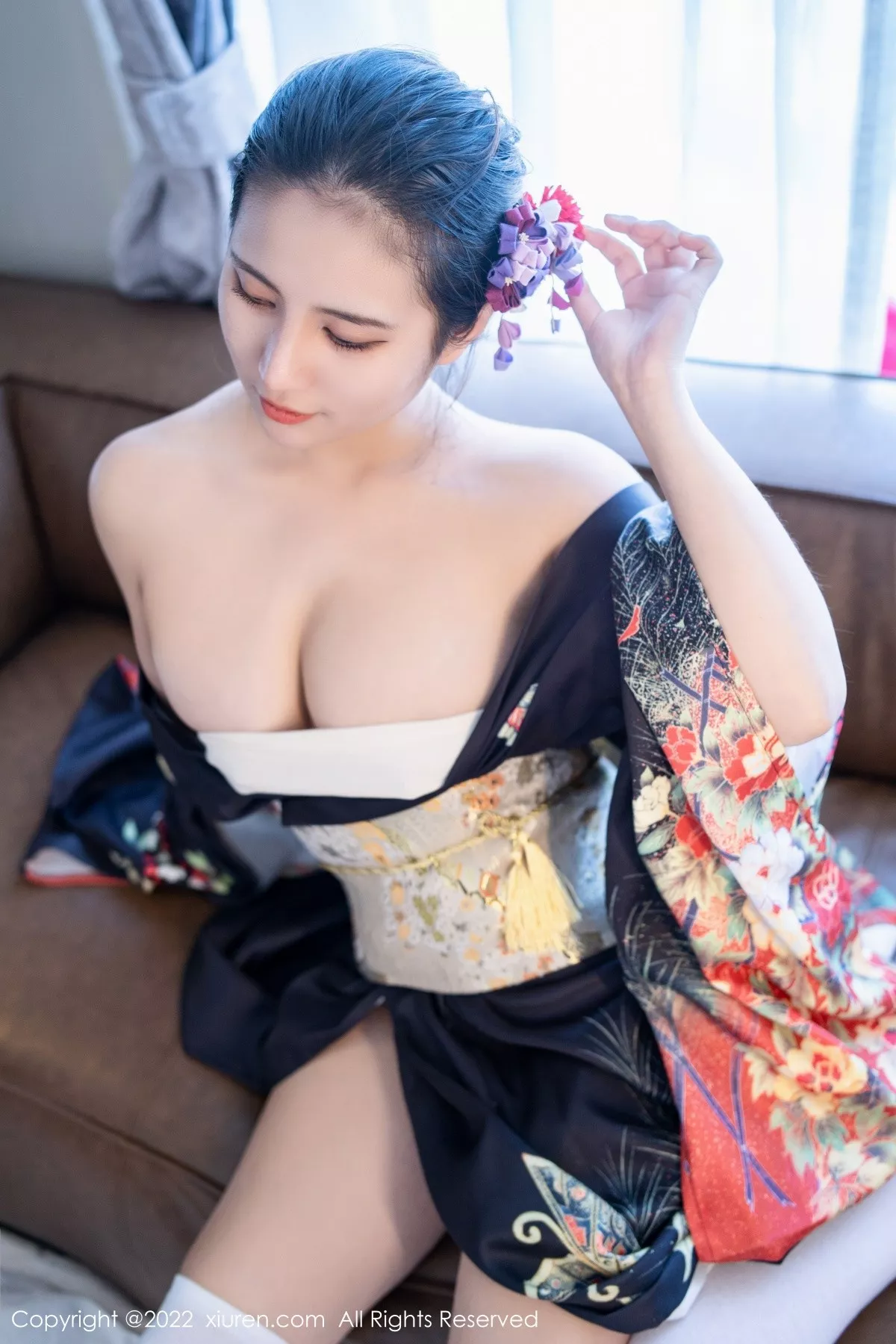 秀人集.com_[XiuRen秀人网]No.5309_模特久久Aimee日系居家和服半脱露白色抹胸内衣秀豪乳诱惑写真62P