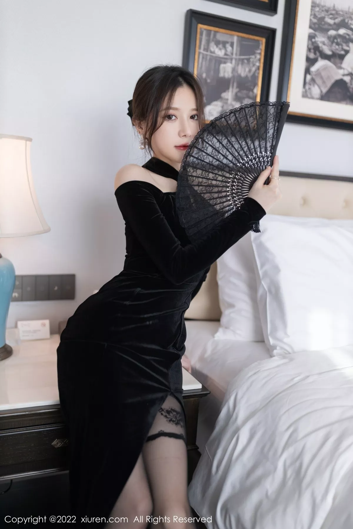 秀人集.com_[XiuRen秀人网]No.5362_模特鱼子酱Fish云南旅拍脱黑色露肩礼裙露蕾丝内衣迷人诱惑写真79P