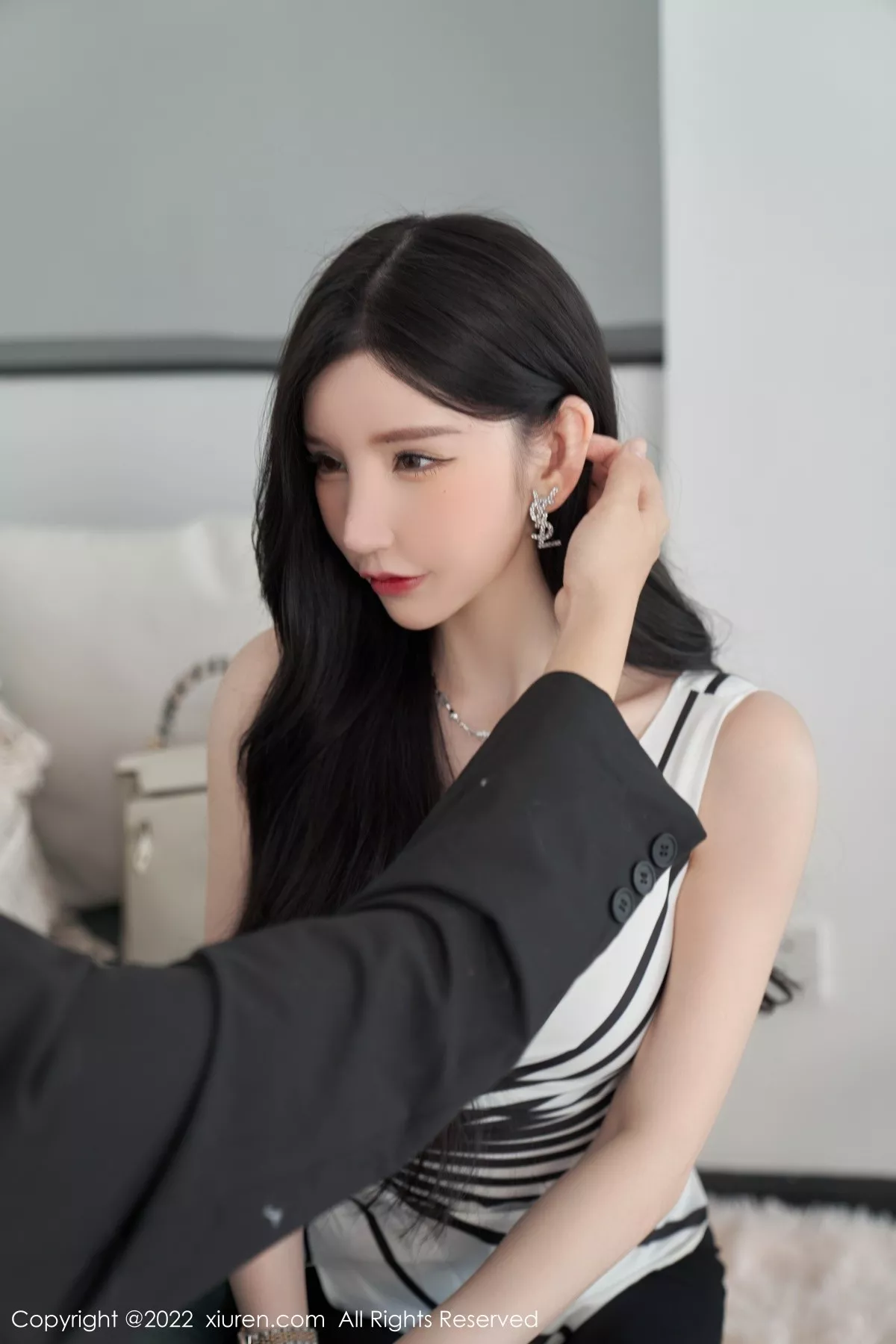 秀人集.com_[XiuRen秀人网]No.5361_女神周于希Sally心愿旅拍性感露肩上衣配超薄肉丝完美诱惑写真77P