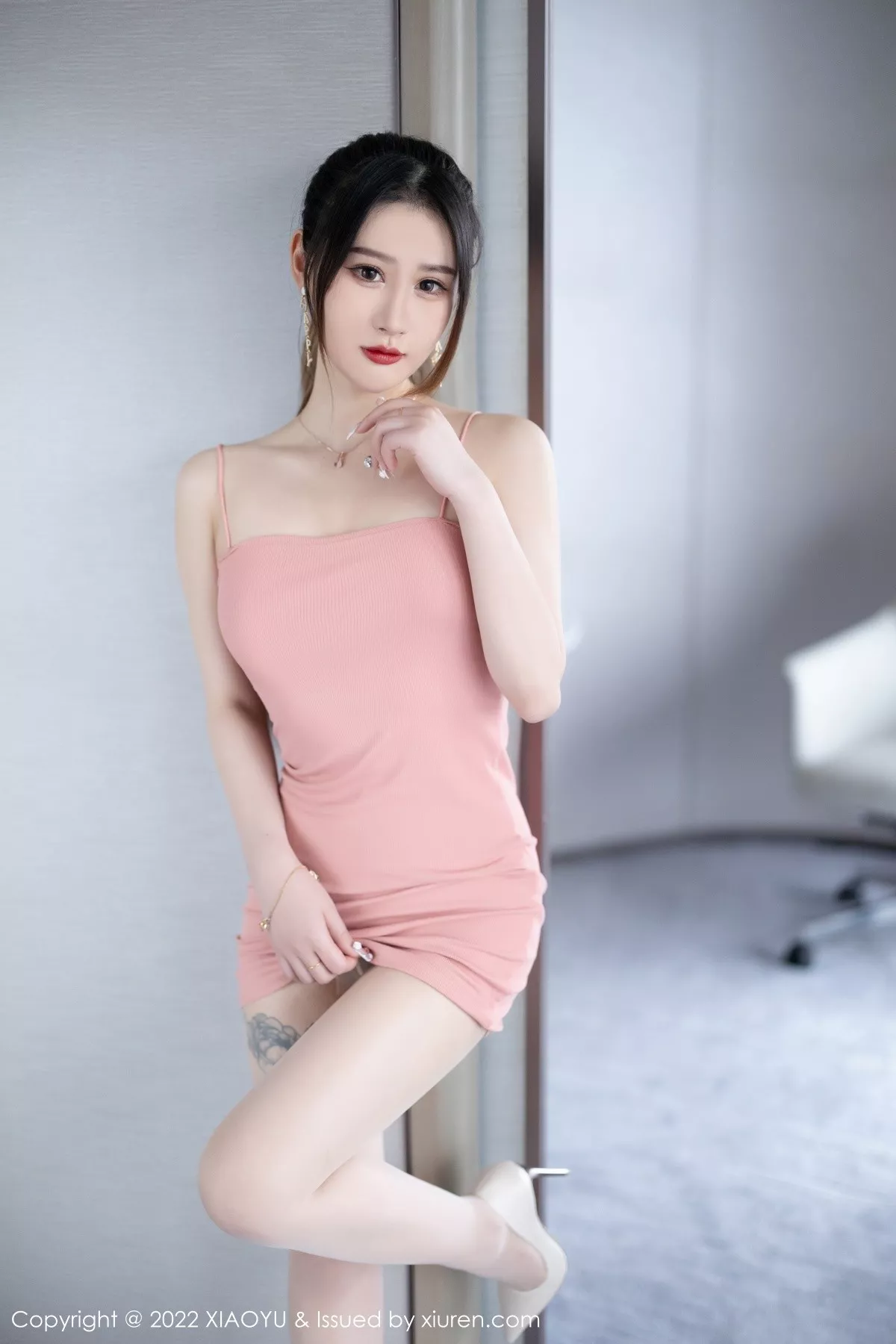 秀人集.com_[XiaoYu画语界]Vol.832_模特张欣欣粉色轻透衣配超薄肉丝+白色连体泳衣完美诱惑写真71P