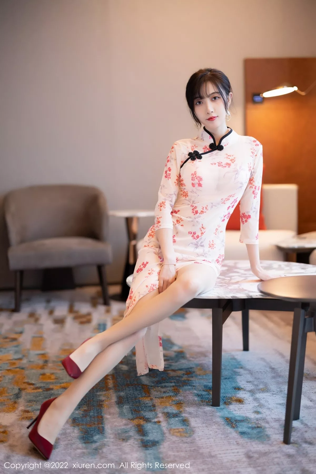 秀人集.com_[XiuRen秀人网]No.5366_模特林星阑厦门旅拍脱轻透旗袍露蕾丝内衣配超薄肉丝诱惑写真84P