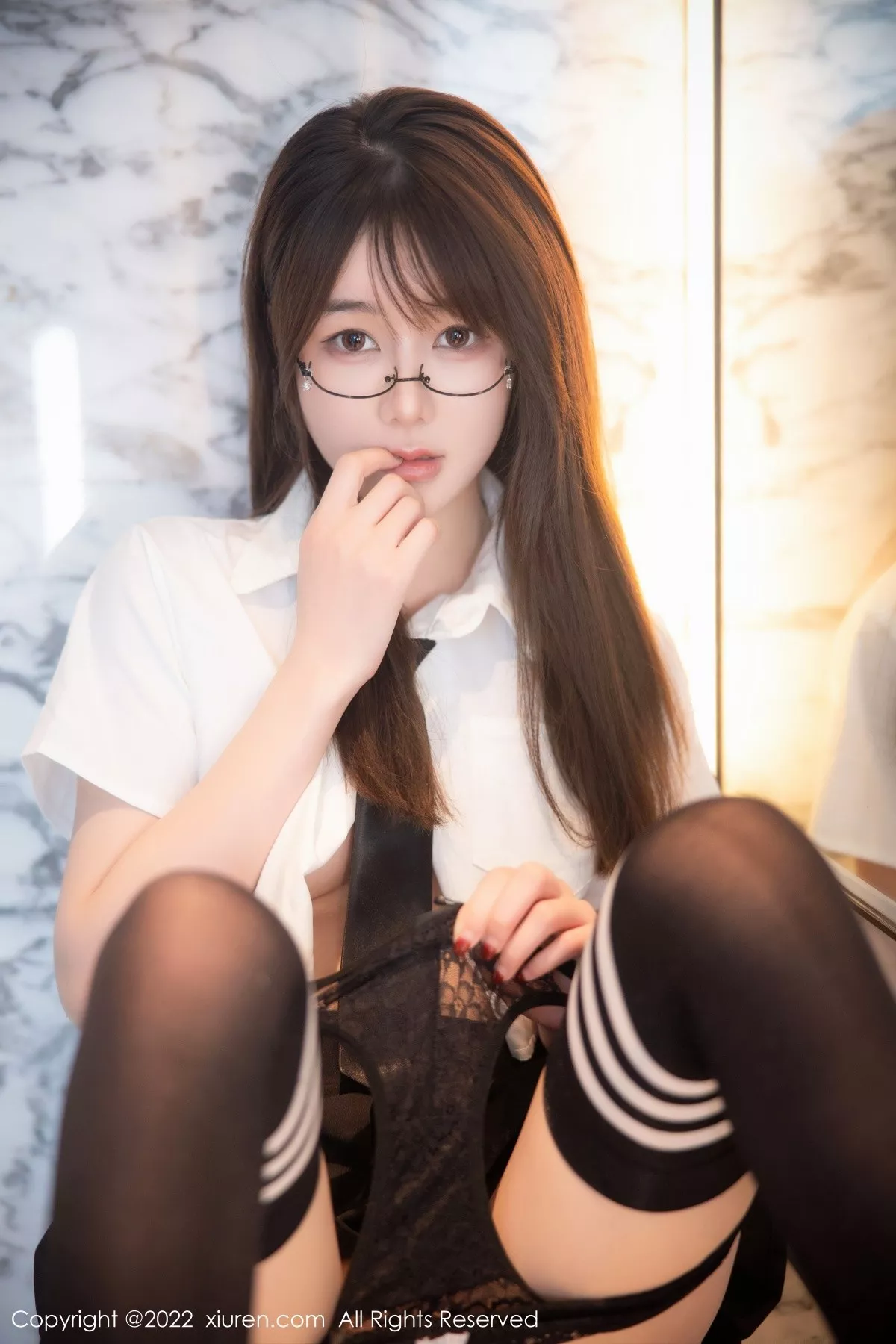 秀人集.com_[XiuRen秀人网]No.5365_模特婠婠么性感学妹制服白色短T配黑短裙秀曼妙身姿诱惑写真98P