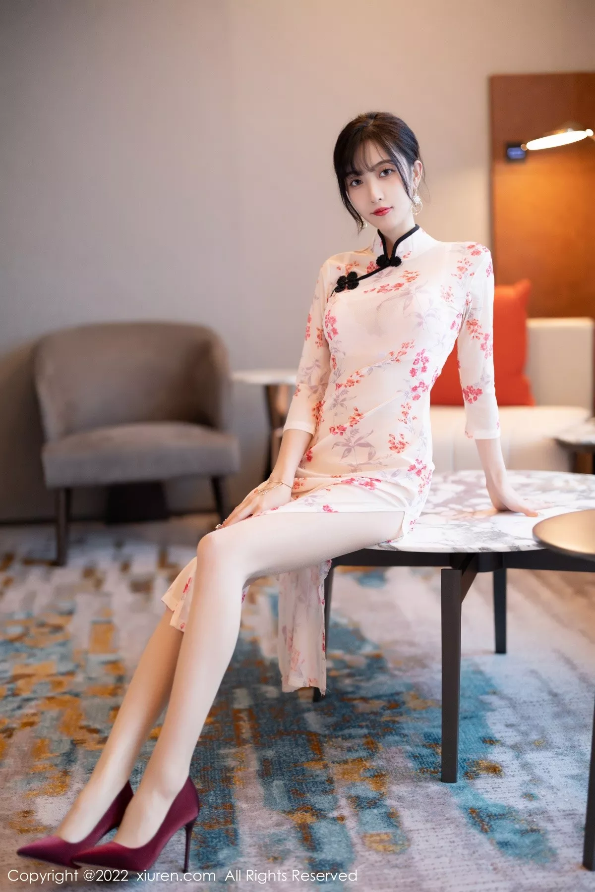 秀人集.com_[XiuRen秀人网]No.5366_模特林星阑厦门旅拍脱轻透旗袍露蕾丝内衣配超薄肉丝诱惑写真84P