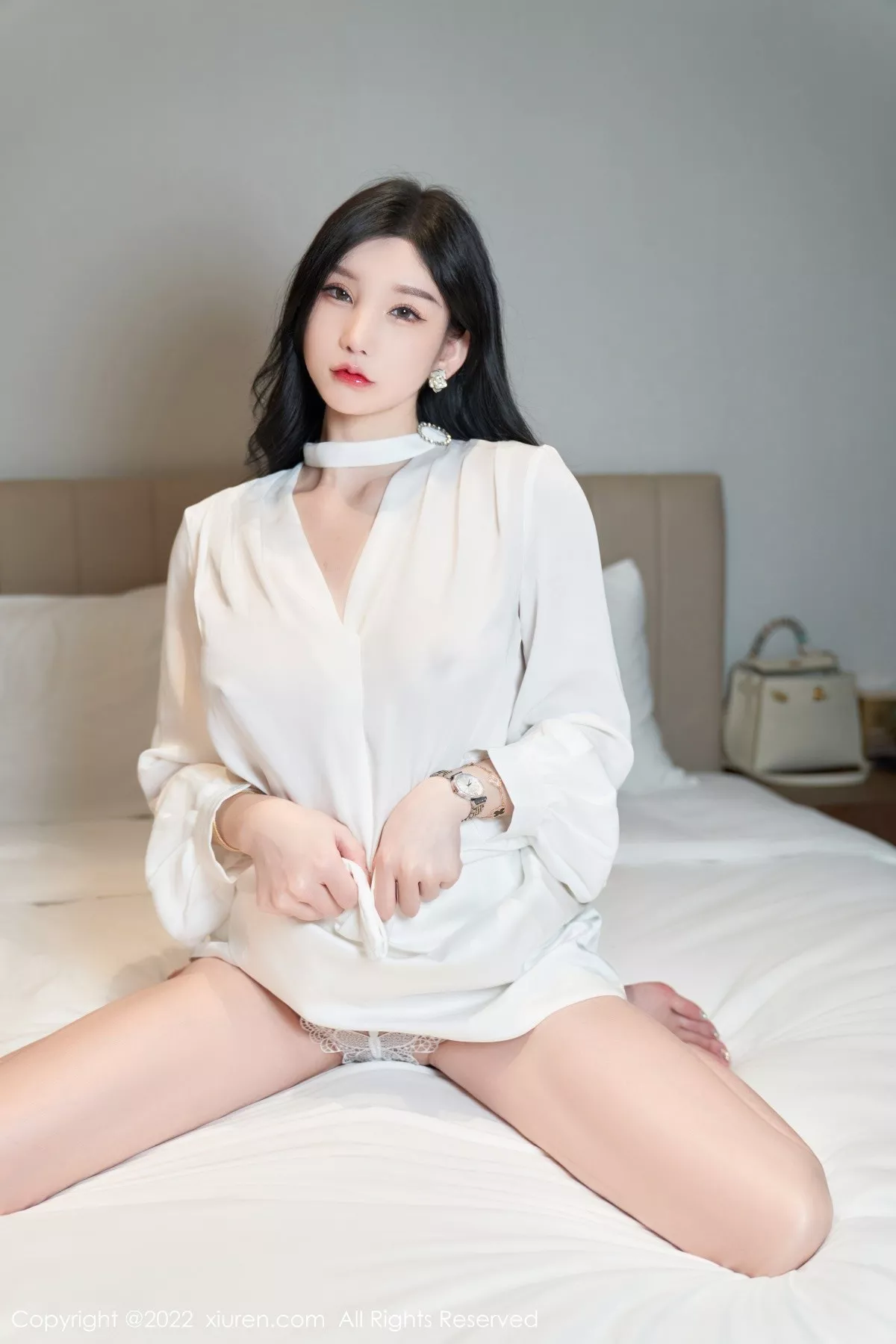 秀人集.com_[XiuRen秀人网]No.5381_女神周于希Sally私房简约白色服半脱露蕾丝内裤秀翘臀诱惑写真77P