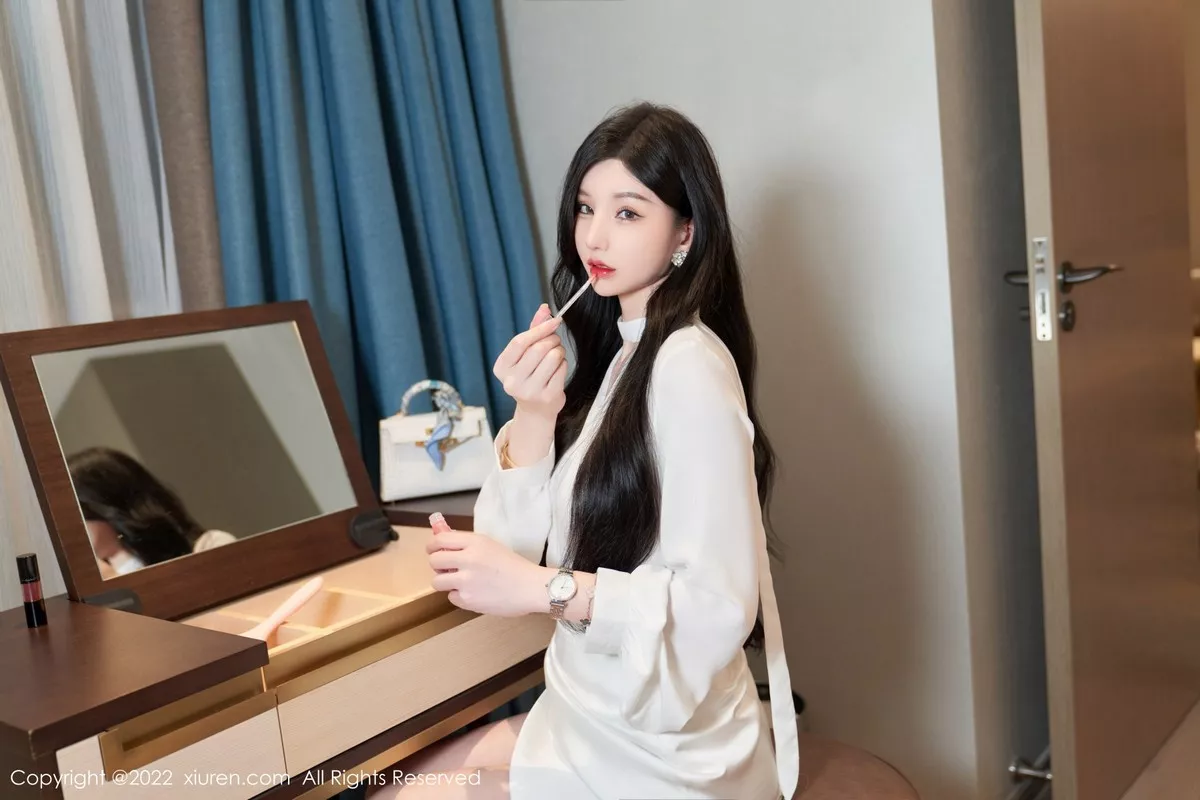 秀人集.com_[XiuRen秀人网]No.5381_女神周于希Sally私房简约白色服半脱露蕾丝内裤秀翘臀诱惑写真77P