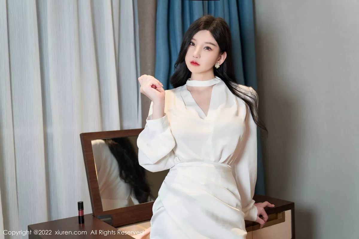 秀人集.com_[XiuRen秀人网]No.5381_女神周于希Sally私房简约白色服半脱露蕾丝内裤秀翘臀诱惑写真77P