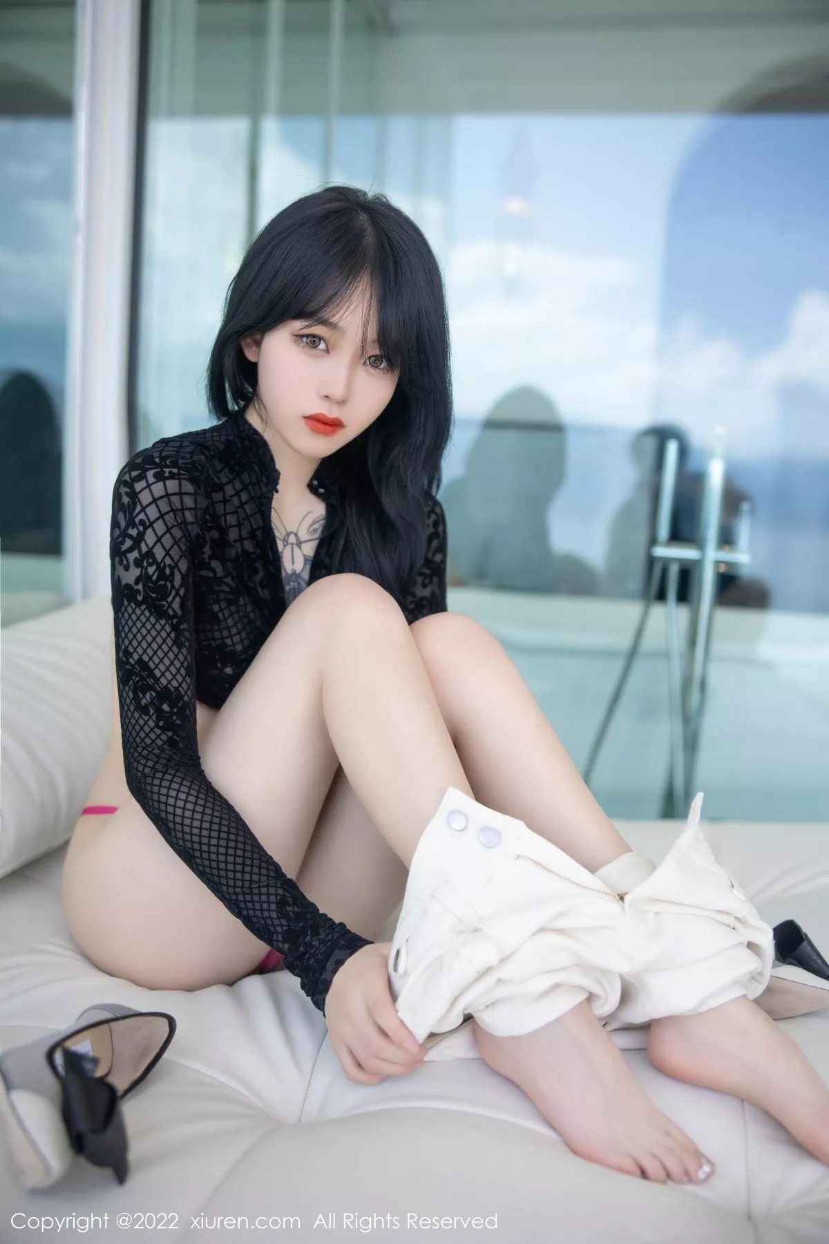 秀人集.com_[XiuRen秀人网]No.5386_模特奶瓶大理旅拍黑色网纱上衣配白色长裤露粉色内衣诱惑写真98P