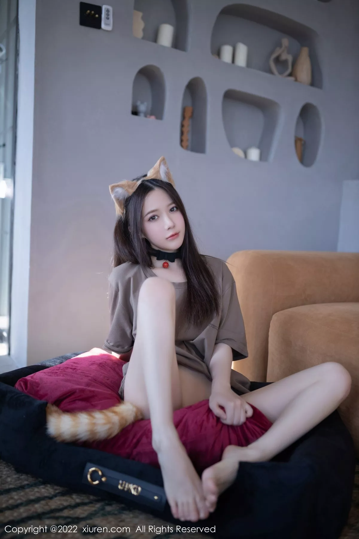 秀人集.com_[XiuRen秀人网]No.5395_模特鱼子酱Fish猫咪装扮主题宽松上衣秀婀娜动人身段诱惑写真75P