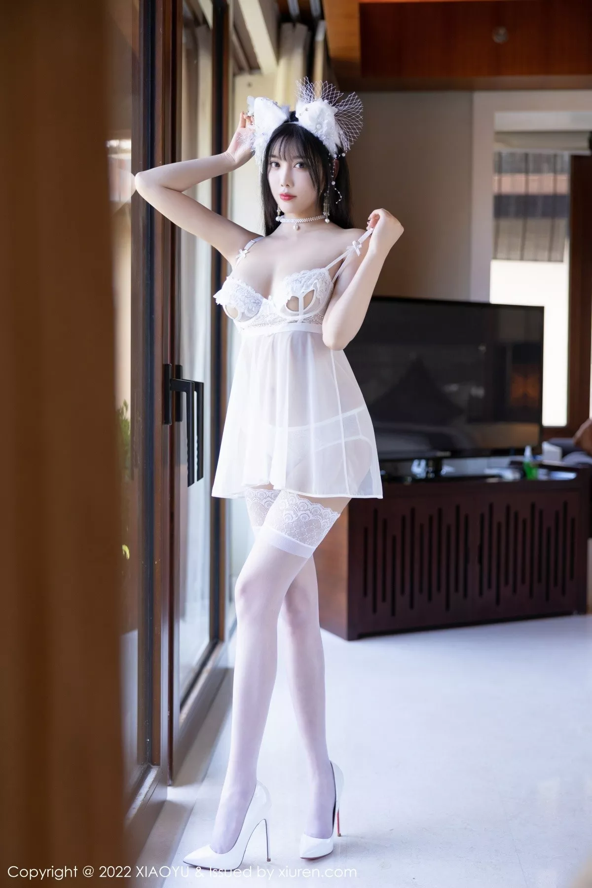 秀人集.com_[XiaoYu画语界]Vol.836_女神杨晨晨Yome户外淡蓝旗袍+室内轻透蕾丝睡衣惹火诱惑写真83P