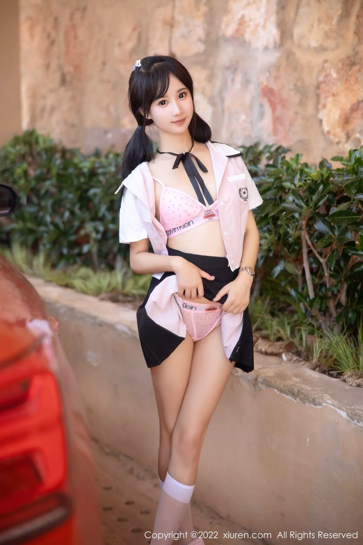 秀人集.com_[XiuRen秀人网]No.5443_女神小果冻儿大理旅拍性感白T配黑短裙露粉色内衣迷人诱惑写真99P