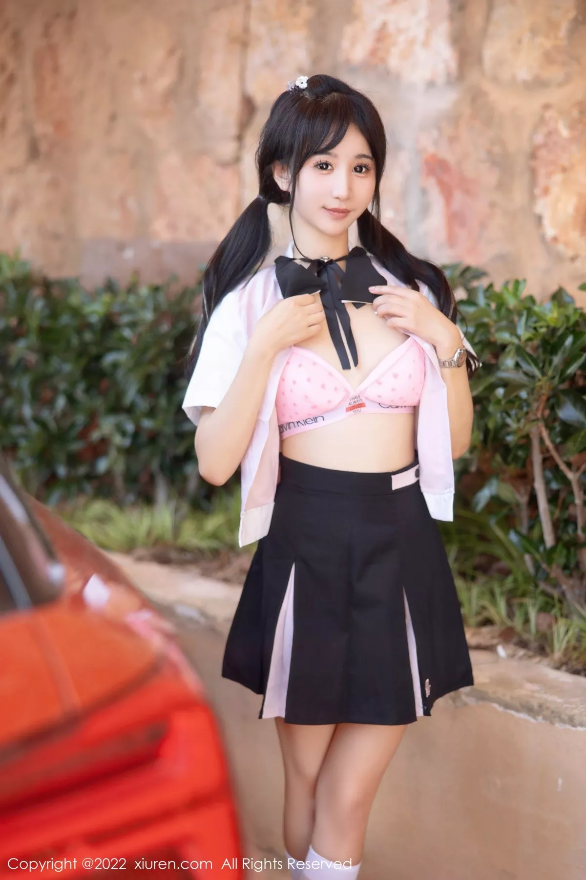 秀人集.com_[XiuRen秀人网]No.5443_女神小果冻儿大理旅拍性感白T配黑短裙露粉色内衣迷人诱惑写真99P