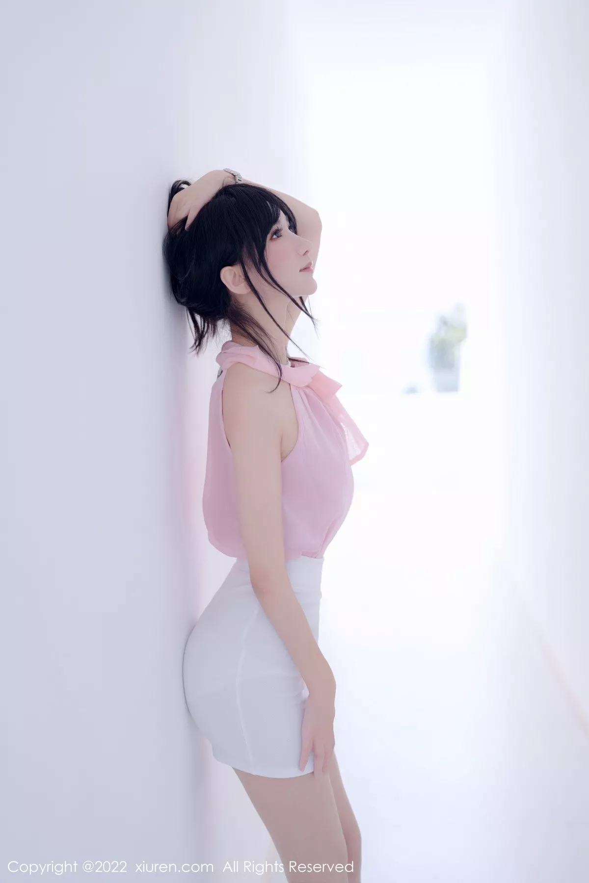 秀人集.com_[XiuRen秀人网]No.5318_女神小果冻儿大理旅拍性感粉色上衣配白色短裙秀美腿诱惑写真76P