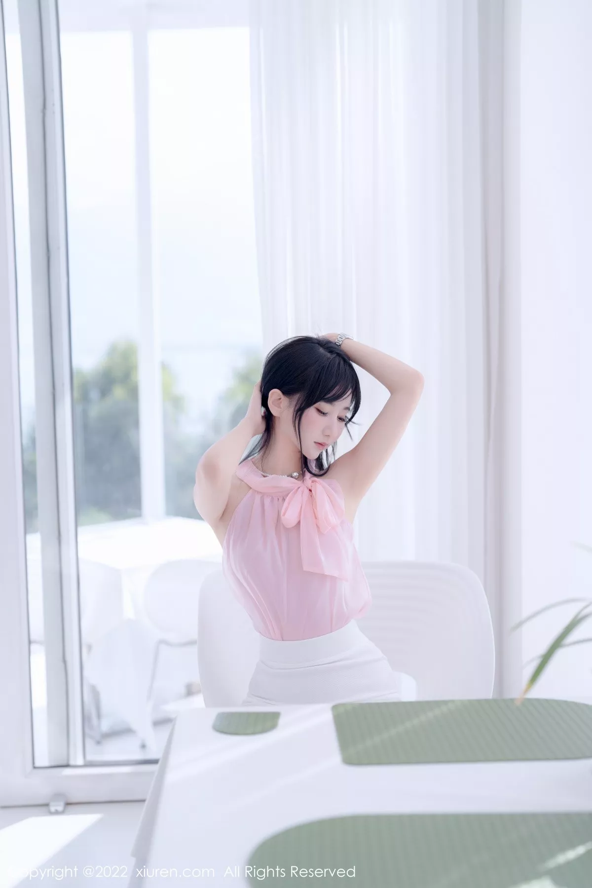 秀人集.com_[XiuRen秀人网]No.5318_女神小果冻儿大理旅拍性感粉色上衣配白色短裙秀美腿诱惑写真76P