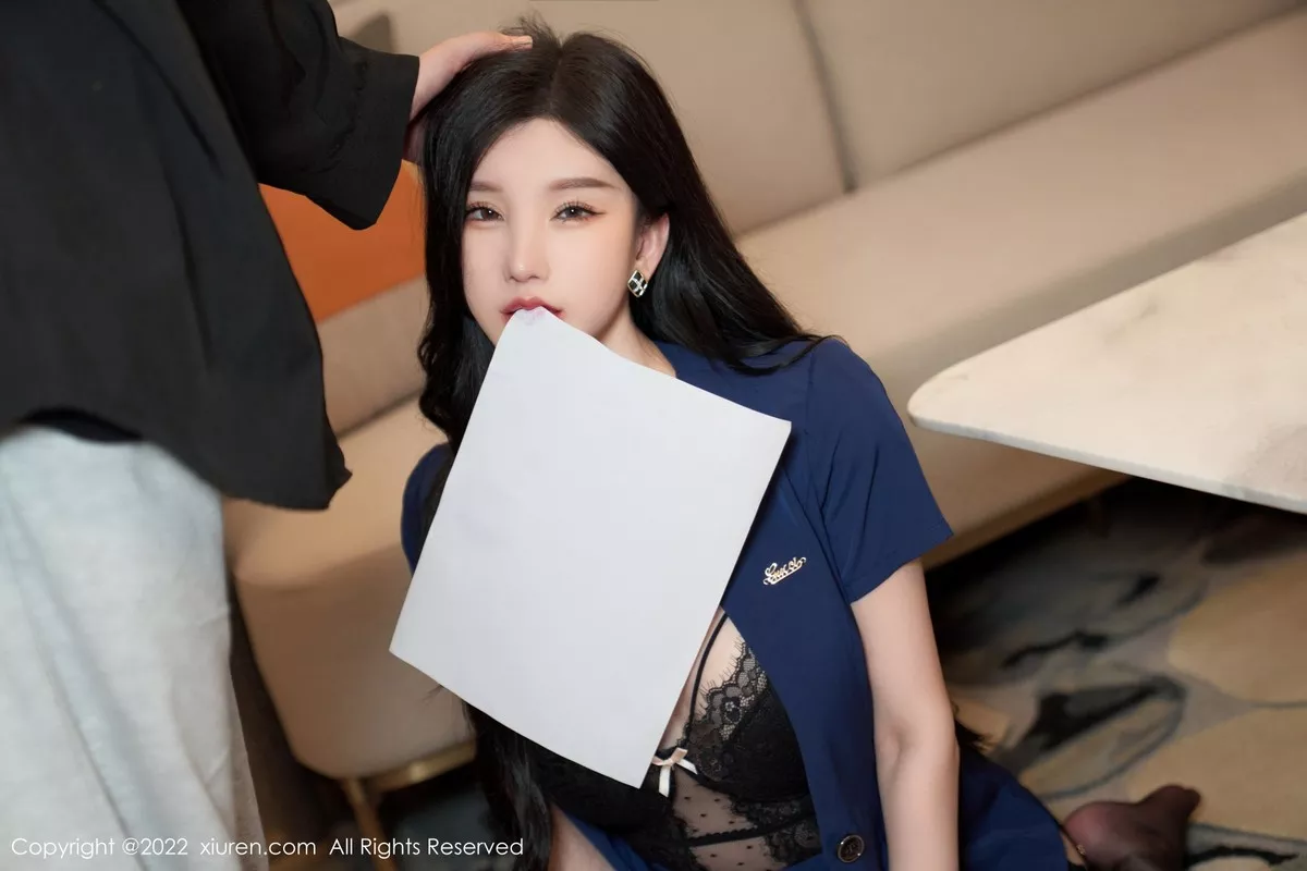 秀人集.com_[XiuRen秀人网]No.5324_女神周于希Sally心愿旅拍脱蓝色职业装露黑色蕾丝内衣诱惑写真81P