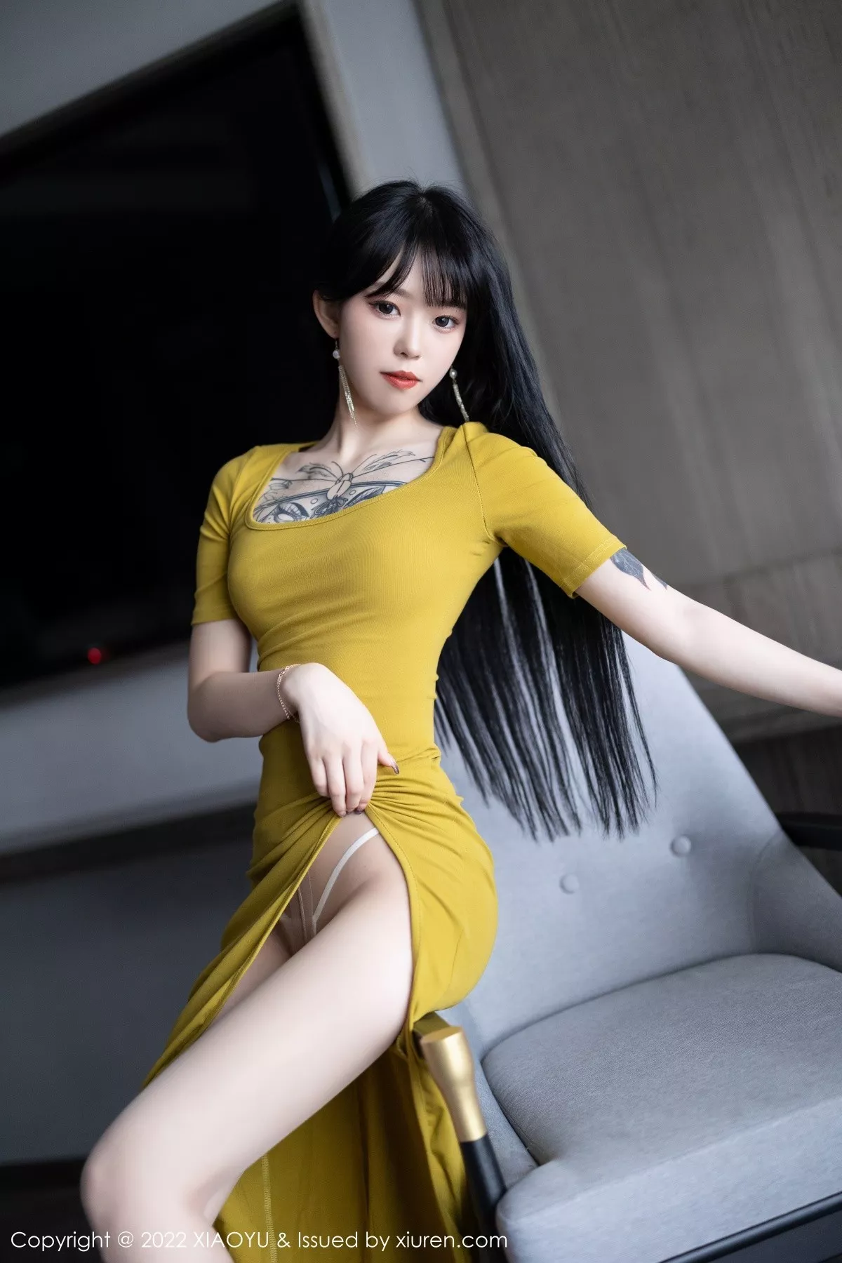 秀人集.com_[XiaoYu画语界]Vol.829_模特奶瓶私房淡蓝围裙配超薄白丝半脱露丁字裤秀翘臀诱惑写真0P