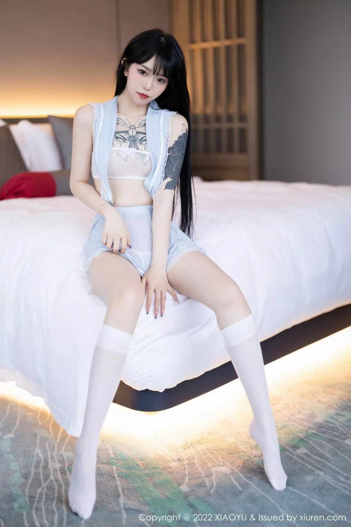 秀人集.com_[XiaoYu画语界]Vol.829_模特奶瓶私房淡蓝围裙配超薄白丝半脱露丁字裤秀翘臀诱惑写真0P
