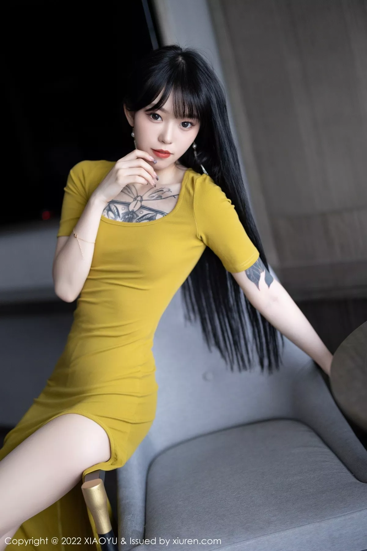 秀人集.com_[XiaoYu画语界]Vol.829_模特奶瓶私房淡蓝围裙配超薄白丝半脱露丁字裤秀翘臀诱惑写真0P