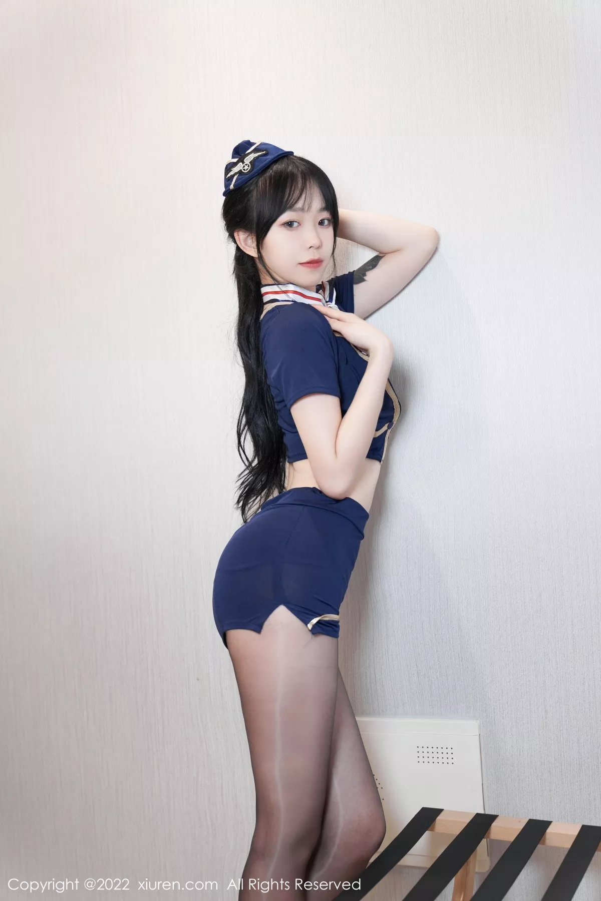 秀人集.com_[XiuRen秀人网]No.5352_模特奶瓶脱性感蓝色服饰露白色蕾丝内衣超薄黑丝撩人诱惑写真60P