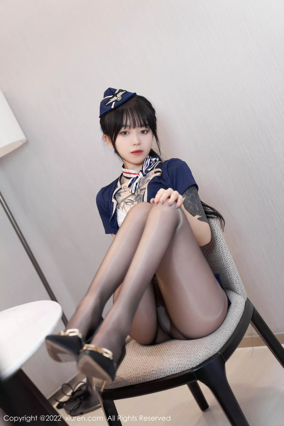 秀人集.com_[XiuRen秀人网]No.5352_模特奶瓶脱性感蓝色服饰露白色蕾丝内衣超薄黑丝撩人诱惑写真60P
