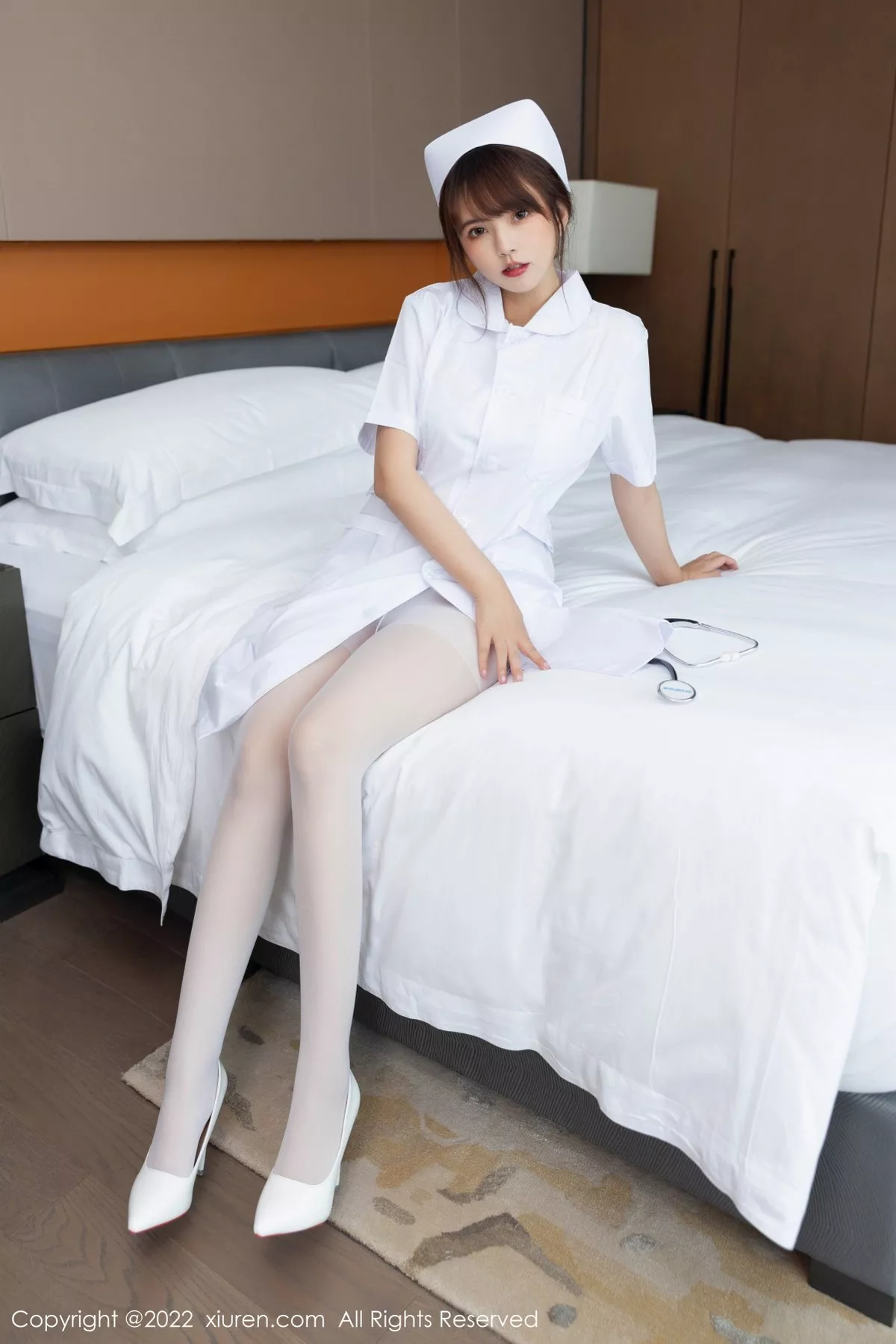秀人集.com_[XiuRen秀人网]No.5353_模特张思允Nice性感白色护士服饰配超薄无内肉丝惹火诱惑写真60P