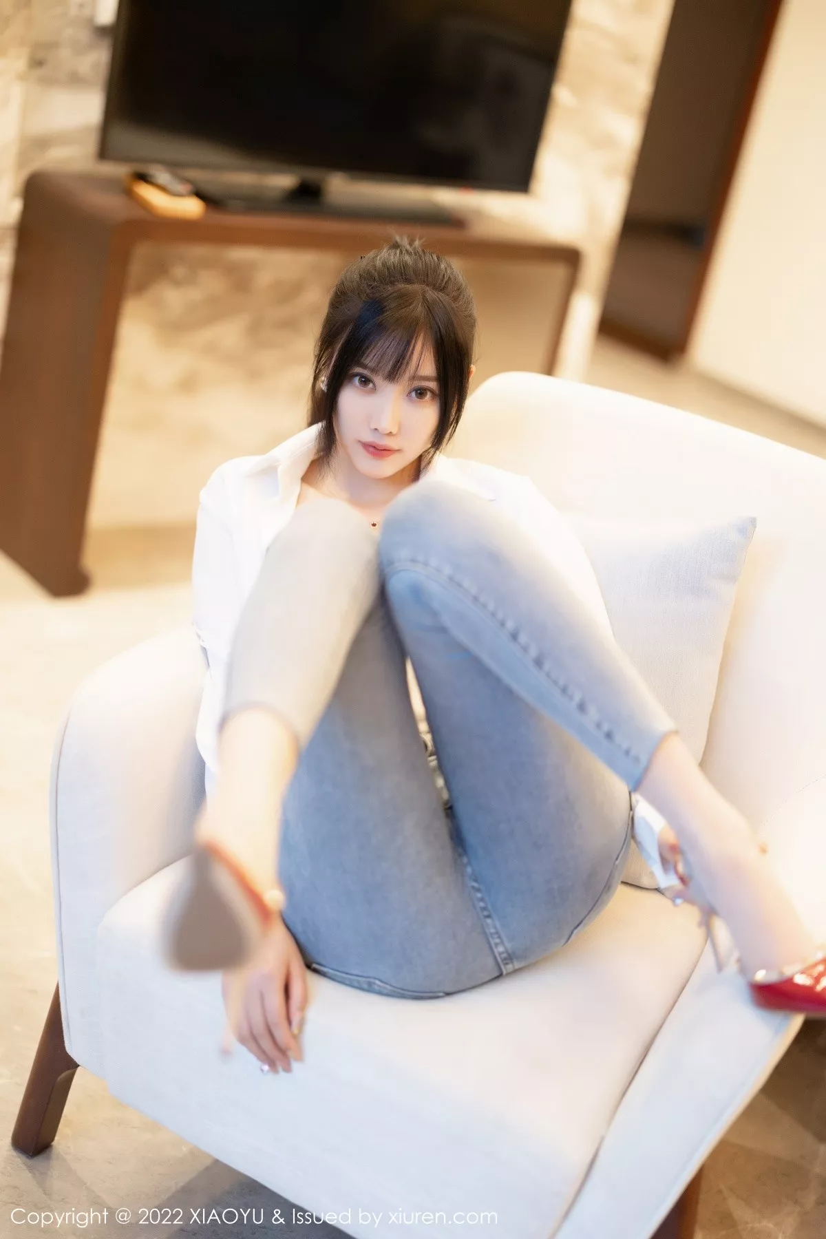 秀人集.com_[XiaoYu画语界]Vol.846_女神杨晨晨Yome性感白T配牛仔裤露红色内衣超薄肉丝诱惑写真85P