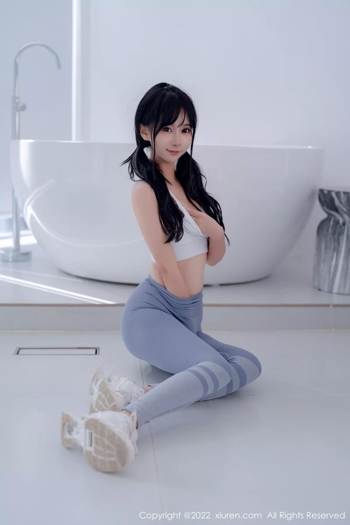 秀人集.com_[XiuRen秀人网]No.5463_女神小果冻儿大理旅拍私房性感运动服紧身秀完美身材诱惑写真55P