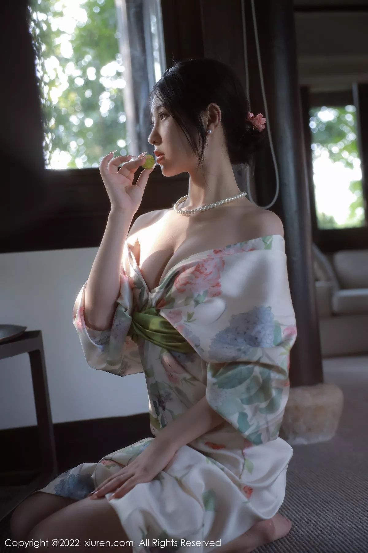 秀人集.com_[XiuRen秀人网]No.5514_模特谢晚晚性感白色带花纹长裙配原色丝袜秀完美身材诱惑写真111P