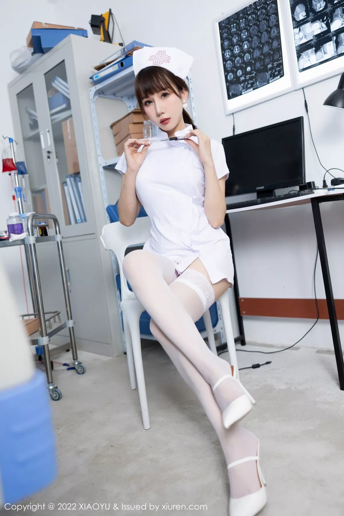 秀人集.com_[XiaoYu画语界]Vol.853_模特波巧酱脱白色护士服露性感白色内衣配白丝袜极致魅惑写真82P