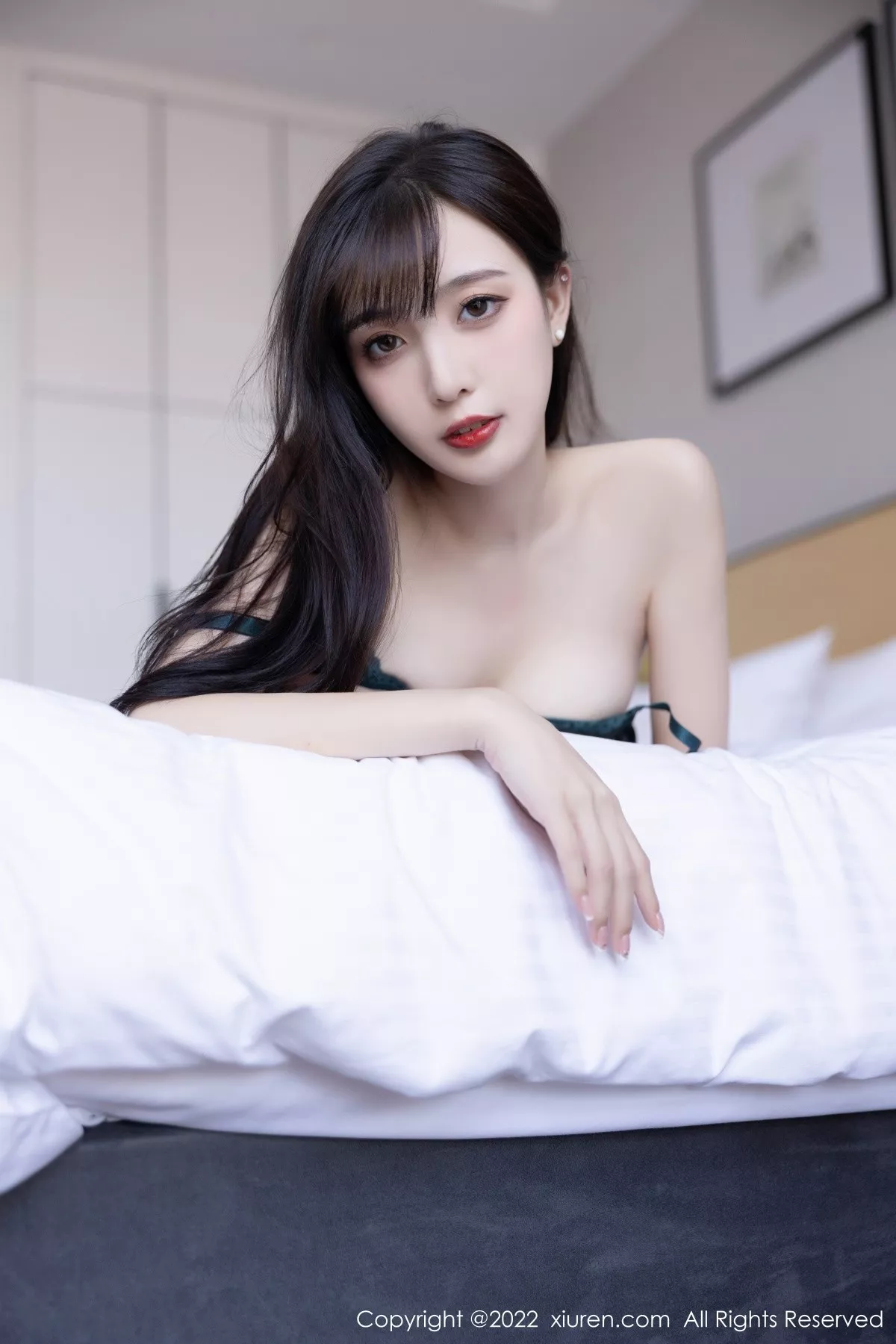 秀人集.com_[XiuRen秀人网]No.5517_模特林星阑脱黑色制服露性感暗绿色蕾丝内衣超薄黑丝诱惑写真88P