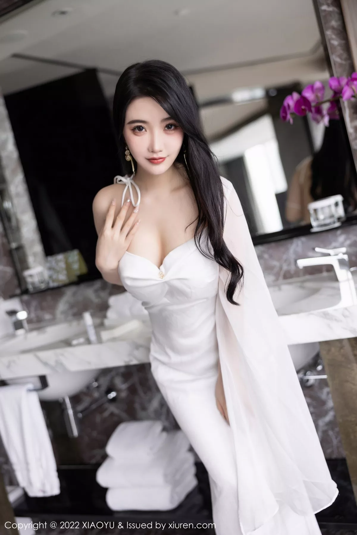 秀人集.com_[XiaoYu画语界]Vol.854_女神Cherry樱桃酱杭州旅拍脱吊带长裙露白色网纱内衣诱惑写真75P