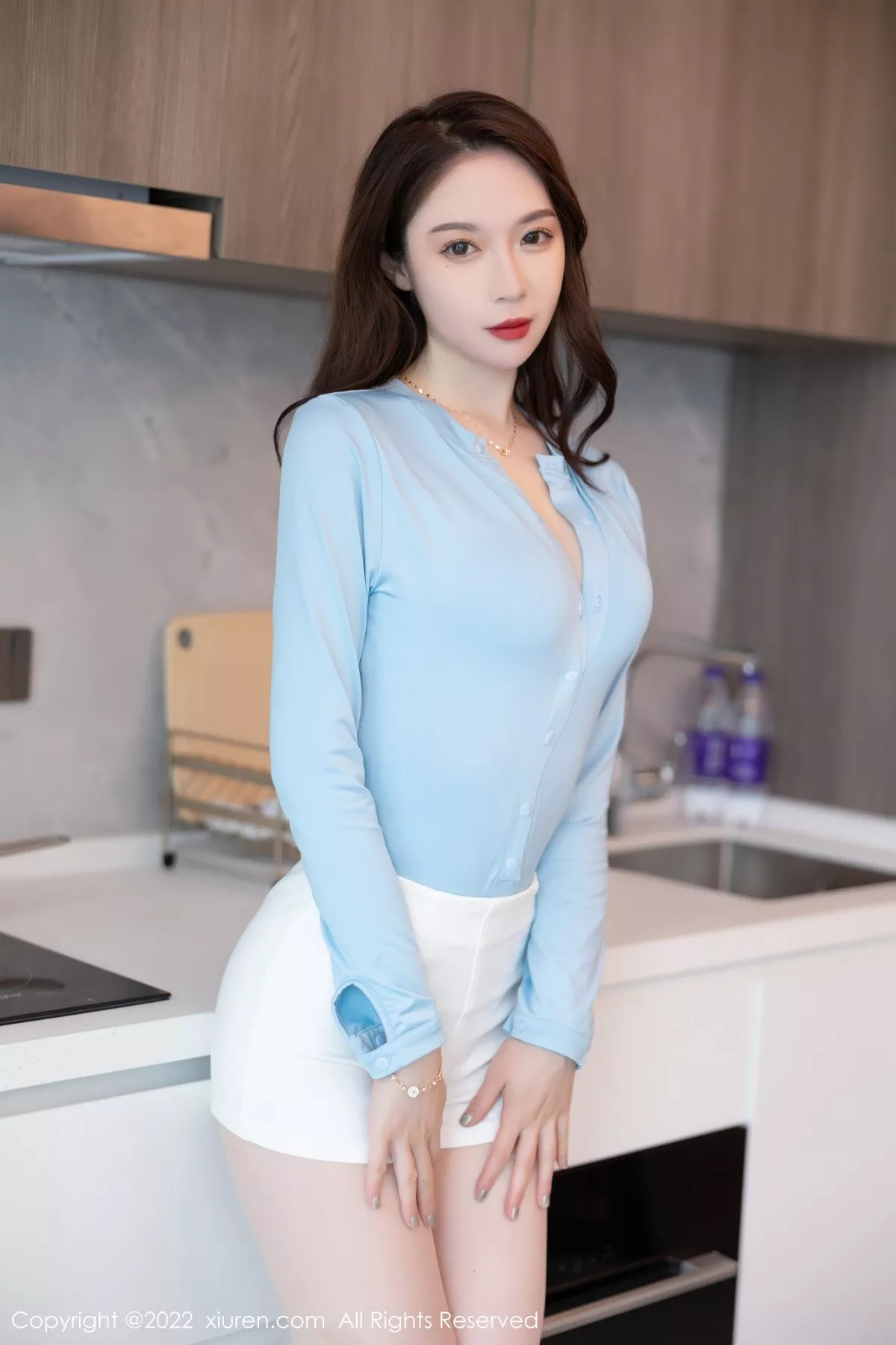 秀人集.com_[XiuRen秀人网]No.5523_模特梦心玥佛山心愿旅拍性感淡蓝色高开服配原色丝袜诱惑写真87P
