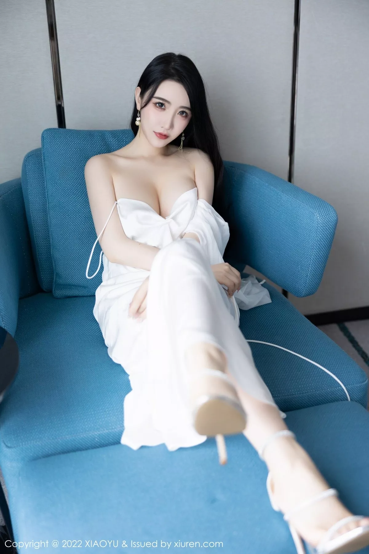 秀人集.com_[XiaoYu画语界]Vol.854_女神Cherry樱桃酱杭州旅拍脱吊带长裙露白色网纱内衣诱惑写真75P