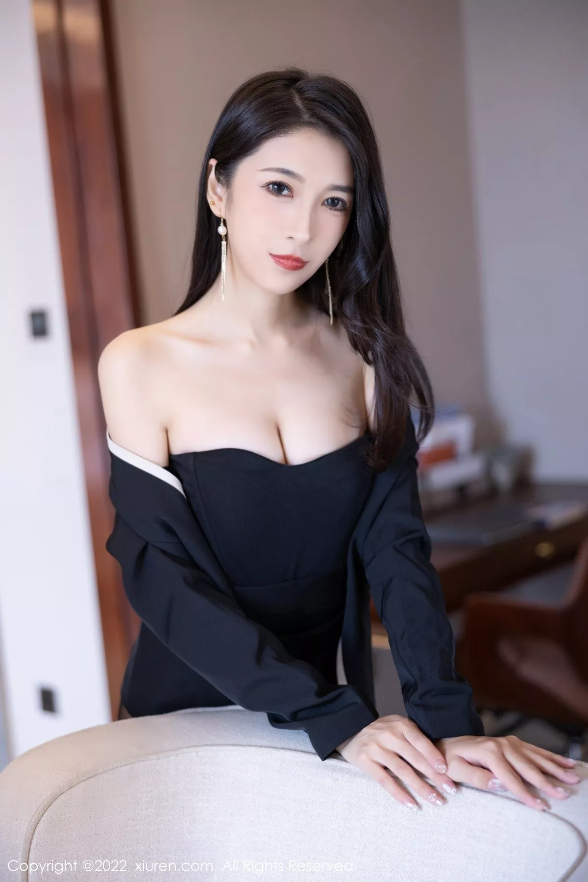 秀人集.com_[XiuRen秀人网]No.5473_模特林乐一私房性感黑色套装半脱露超薄无内黑丝极致魅惑写真84P