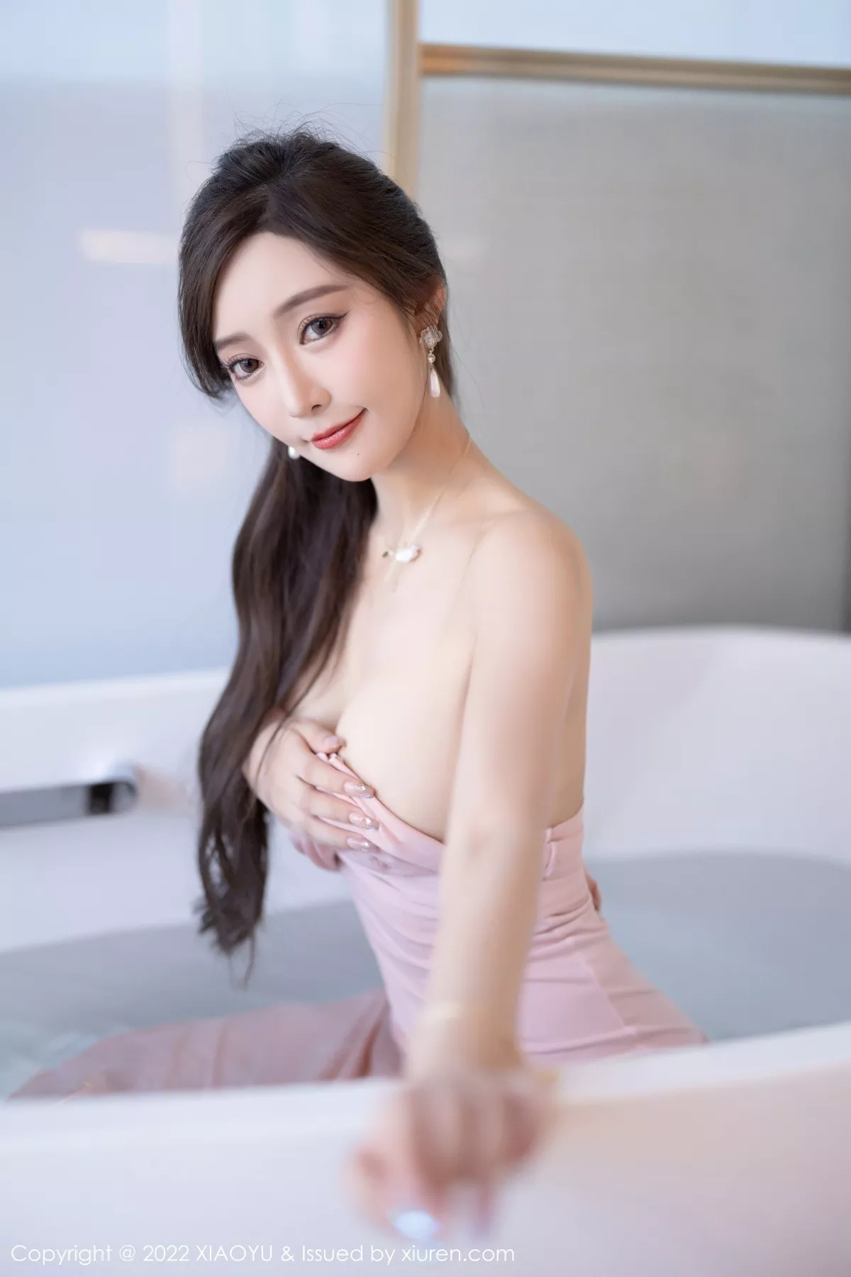 秀人集.com_[XiaoYu画语界]Vol.847_女神王馨瑶yanni脱性感粉色连衣长裙露超薄无内黑丝魅惑写真80P