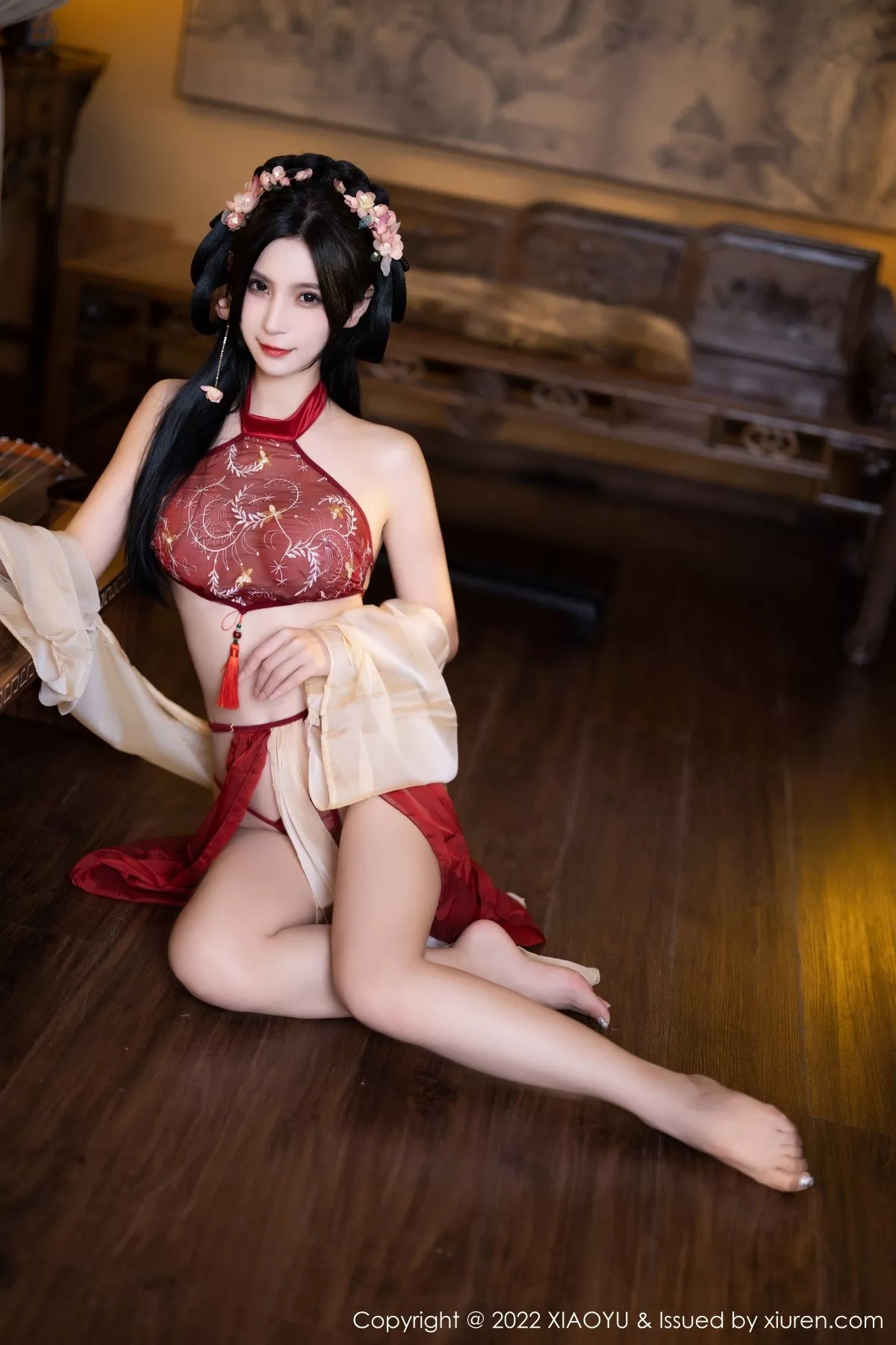 秀人集.com_[XiaoYu画语界]Vol.858_模特小蛮妖Yummy杭州旅拍红色丝绸古装服露白嫩肌肤诱惑写真81P