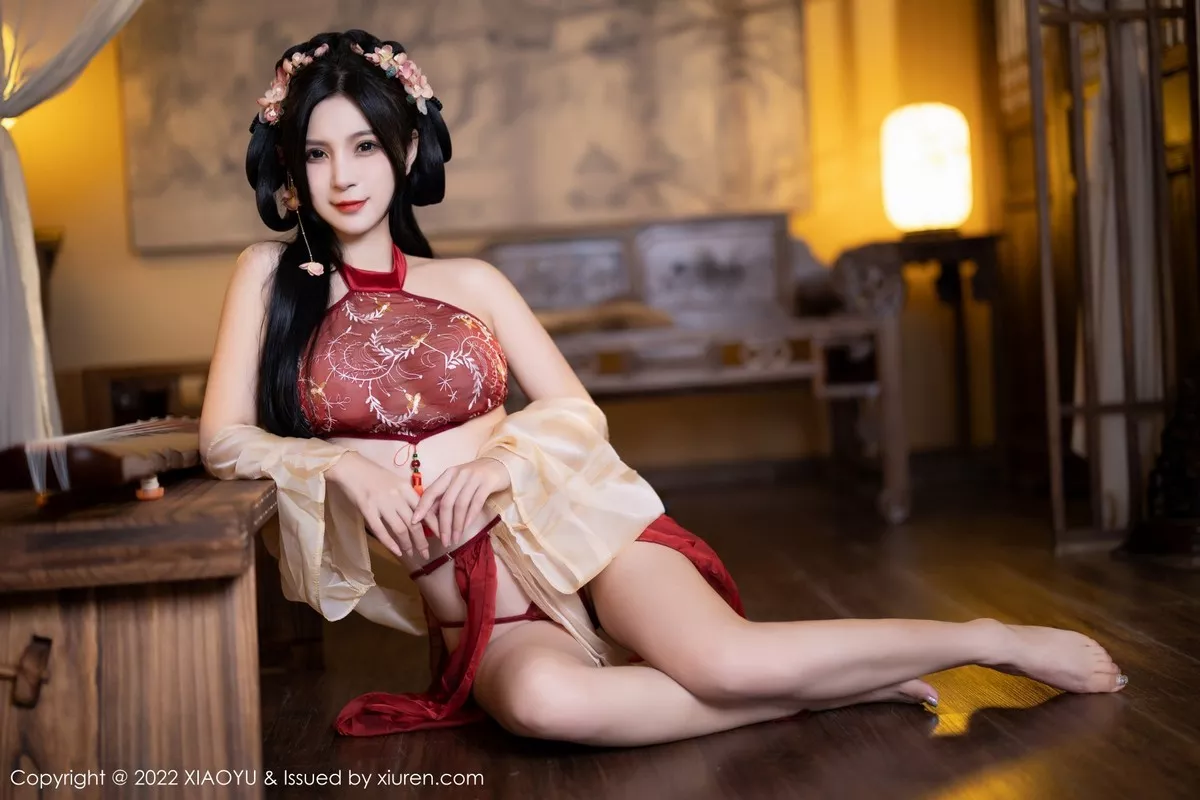 秀人集.com_[XiaoYu画语界]Vol.858_模特小蛮妖Yummy杭州旅拍红色丝绸古装服露白嫩肌肤诱惑写真81P