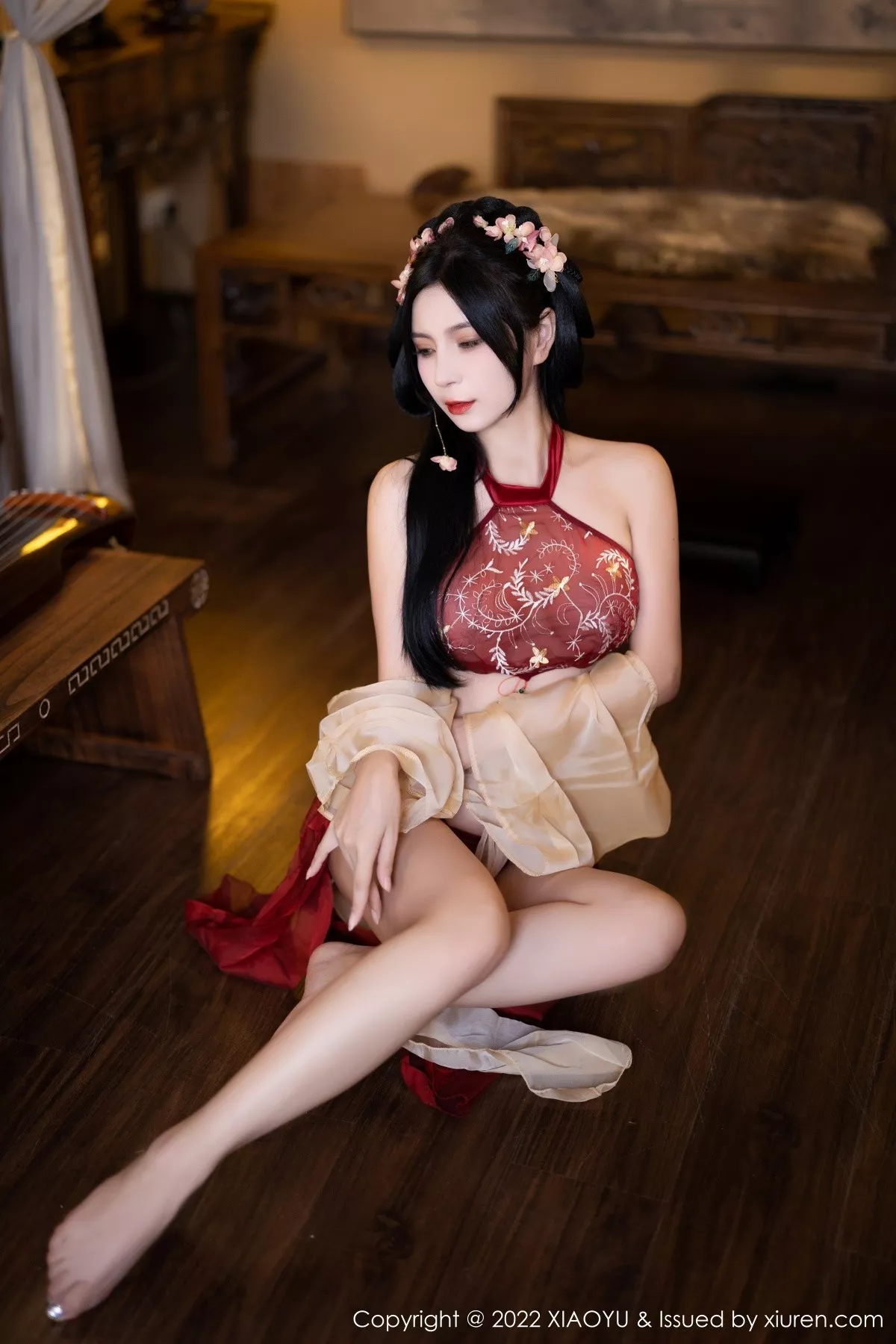 秀人集.com_[XiaoYu画语界]Vol.858_模特小蛮妖Yummy杭州旅拍红色丝绸古装服露白嫩肌肤诱惑写真81P