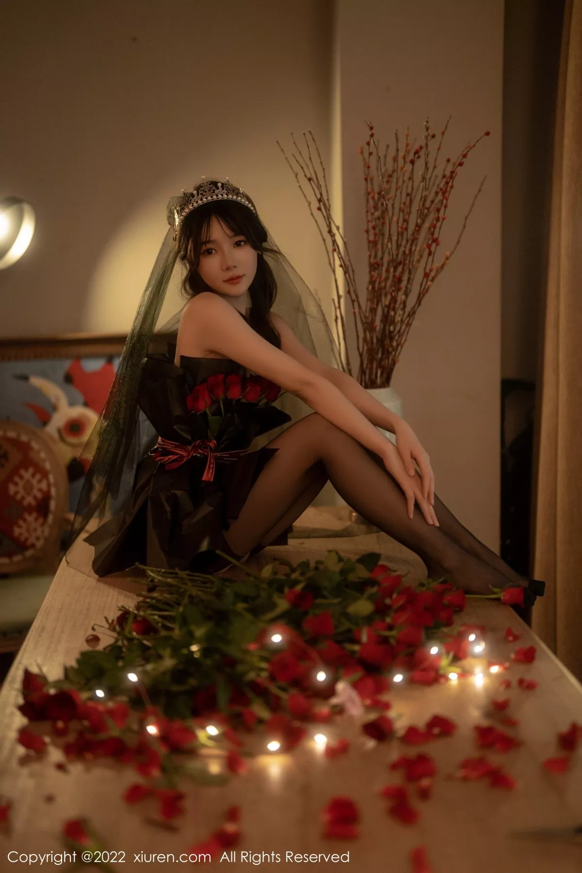 秀人集.com_[XiuRen秀人网]No.5552_模特婠婠么私房性感黑色露肩连衣裙配超薄黑丝秀曼妙身材写真74P