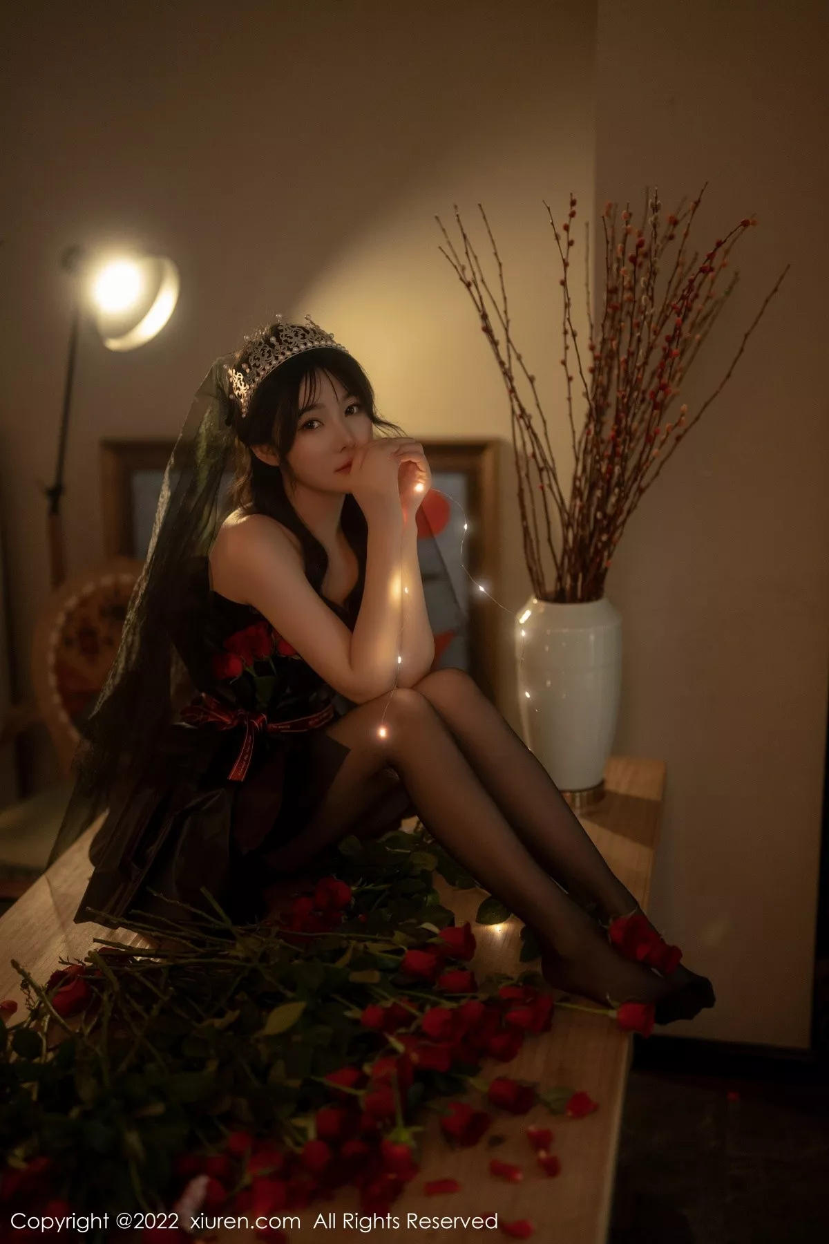 秀人集.com_[XiuRen秀人网]No.5552_模特婠婠么私房性感黑色露肩连衣裙配超薄黑丝秀曼妙身材写真74P