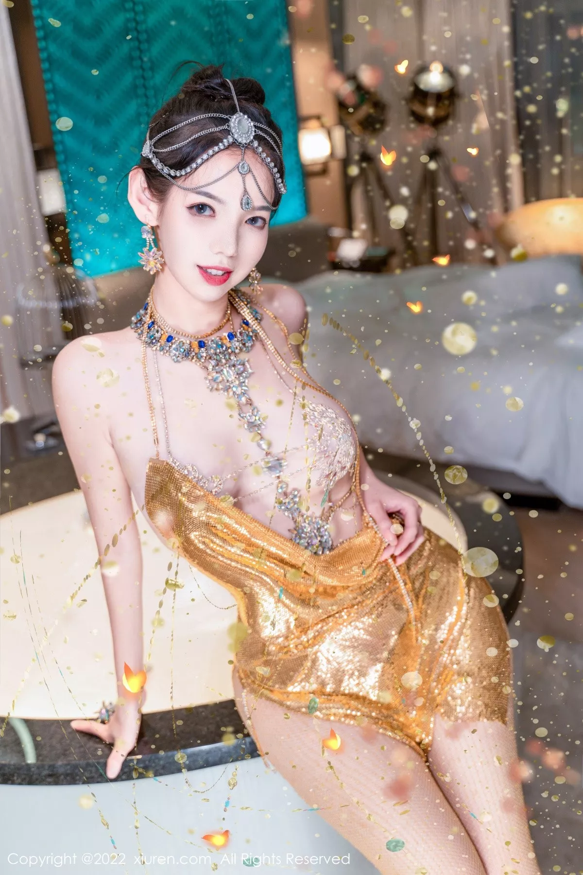 秀人集.com_[XiuRen秀人网]No.5559_模特大美妞儿黄金甲主题性感情趣吊带真空秀豪乳翘臀诱惑写真62P