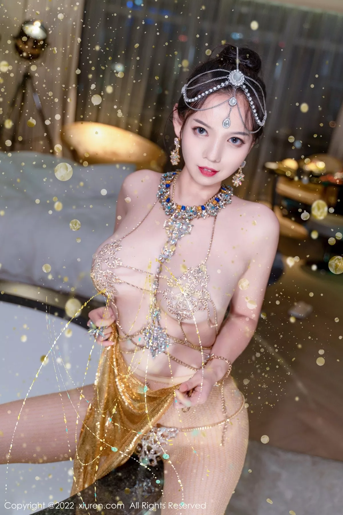 秀人集.com_[XiuRen秀人网]No.5559_模特大美妞儿黄金甲主题性感情趣吊带真空秀豪乳翘臀诱惑写真62P