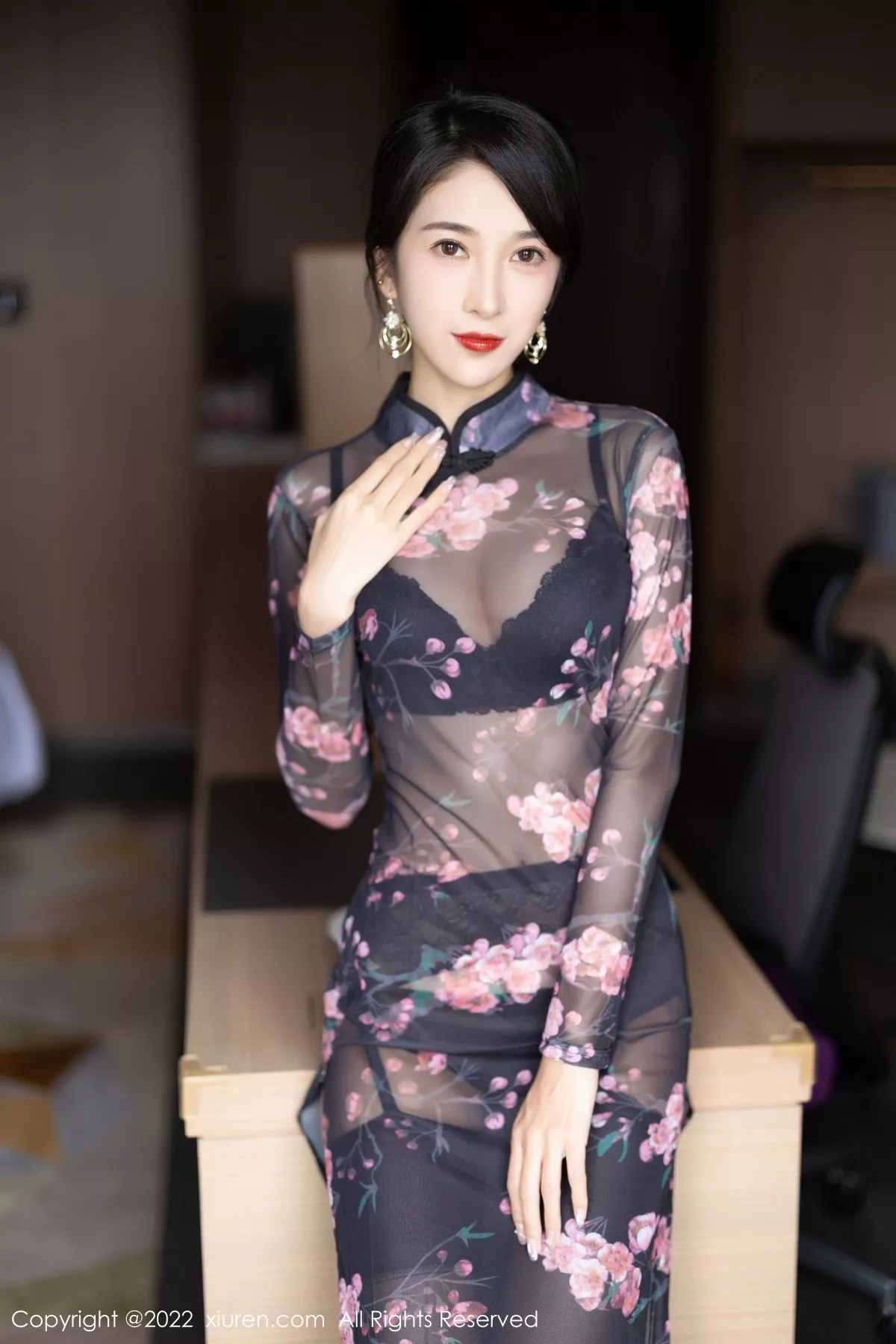 秀人集.com_[XiuRen秀人网]No.5585_模特林乐一私房性感轻透花纹旗袍露黑色内衣秀曼妙身材诱惑写真82P