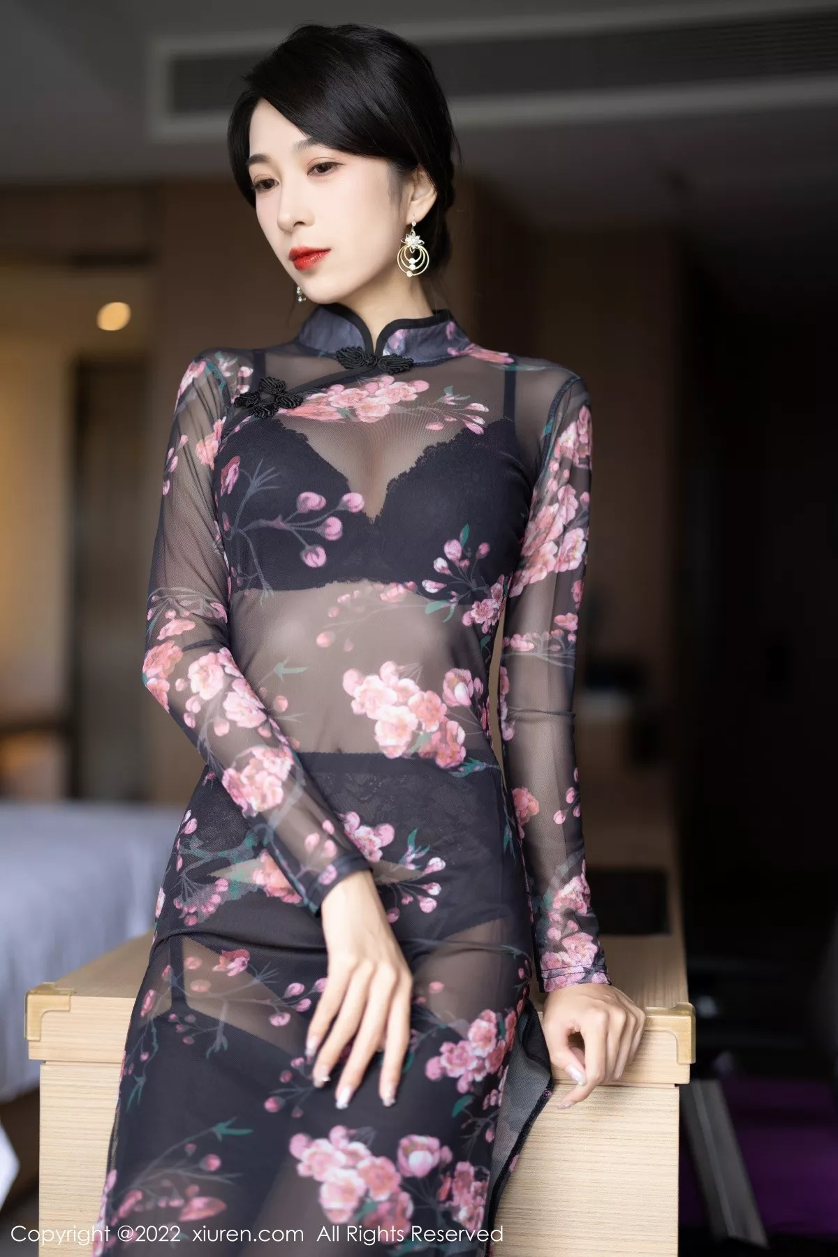 秀人集.com_[XiuRen秀人网]No.5585_模特林乐一私房性感轻透花纹旗袍露黑色内衣秀曼妙身材诱惑写真82P
