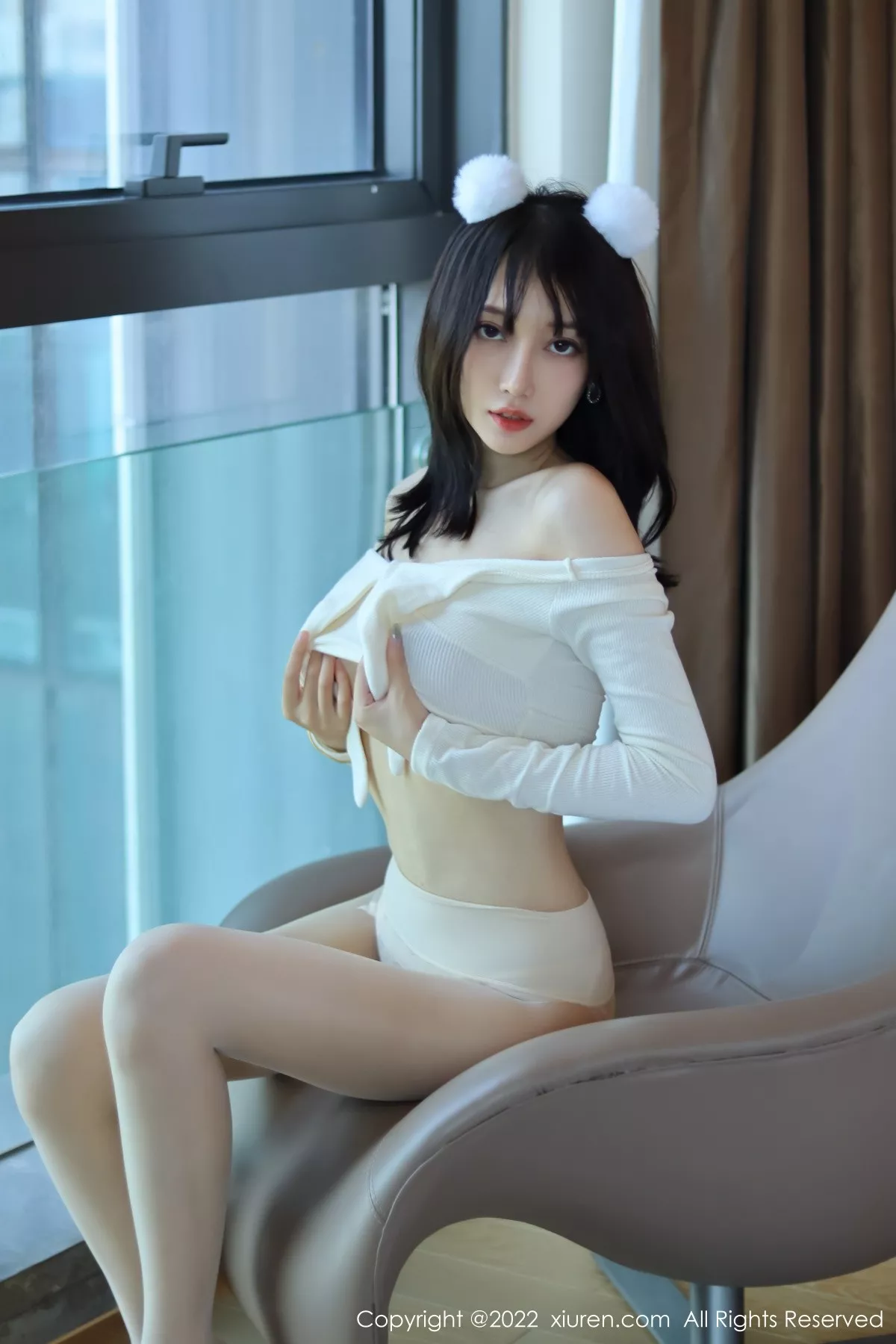 秀人集.com_[XiuRen秀人网]No.5598_模特玥儿玥er香格里拉旅拍性感米色上衣配原色丝袜迷人诱惑写真57P
