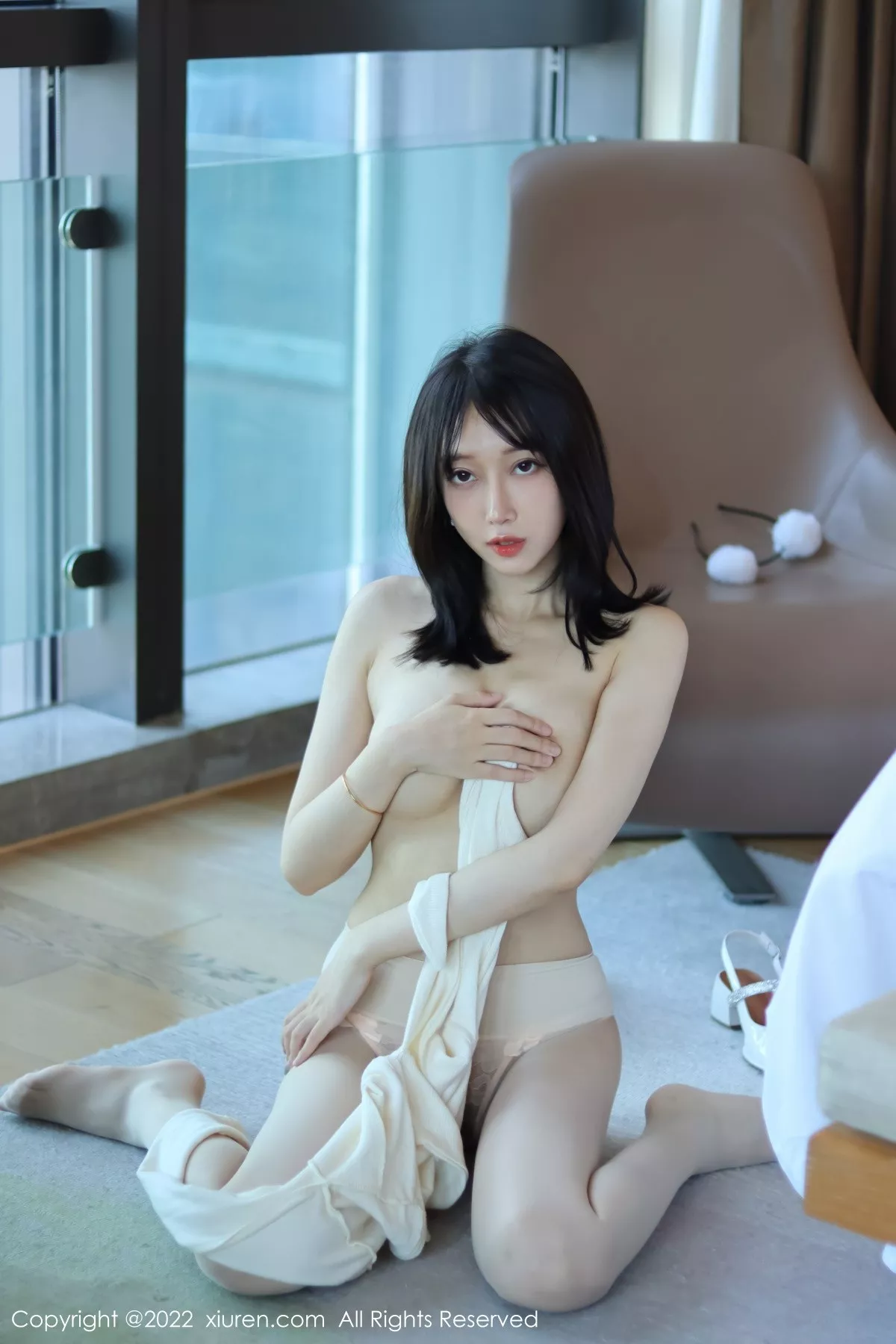 秀人集.com_[XiuRen秀人网]No.5598_模特玥儿玥er香格里拉旅拍性感米色上衣配原色丝袜迷人诱惑写真57P